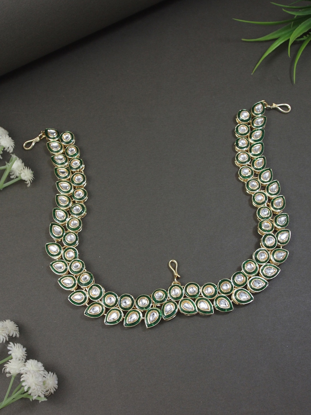 

I Jewels Gold-Plated Green Kundan-Studded & Beaded Head Jewellery
