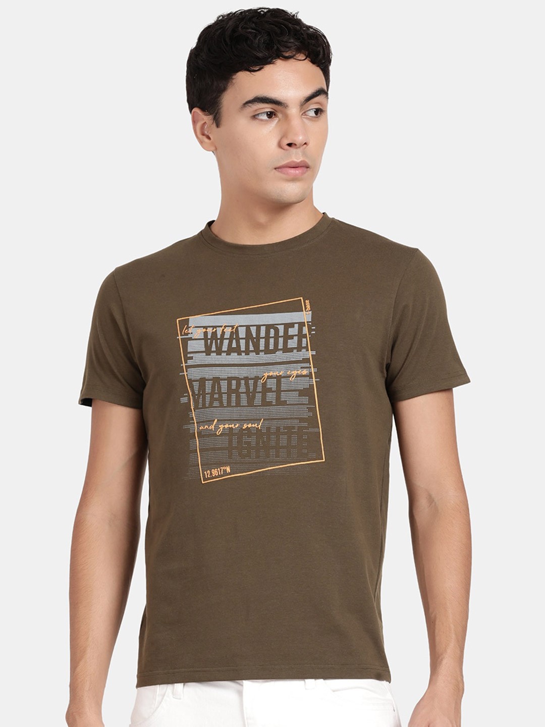 

t-base Typography Printed Cotton T-shirt, Olive