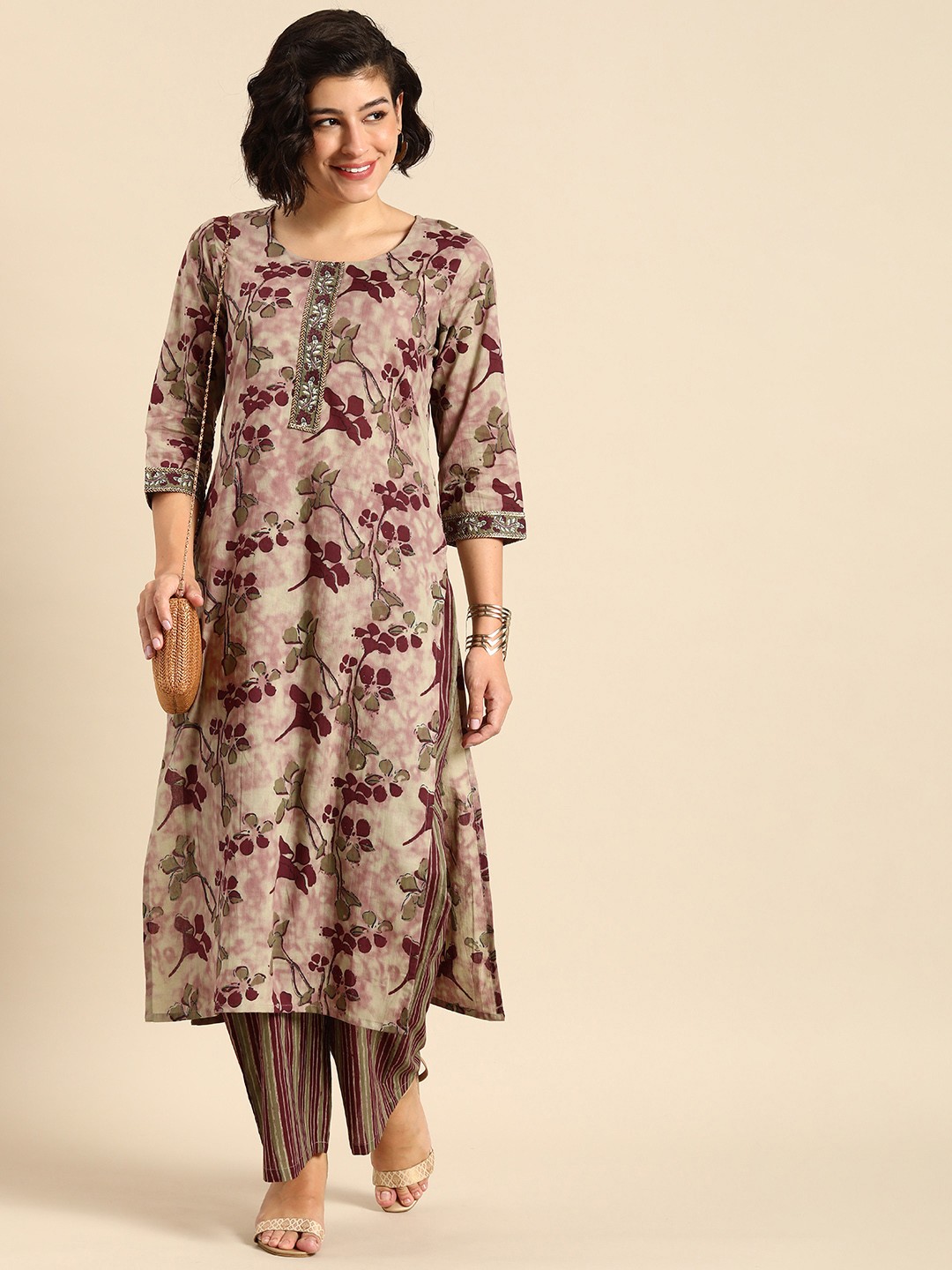 

Anouk Women Floral Printed Regular Kurta with Trousers, Pink