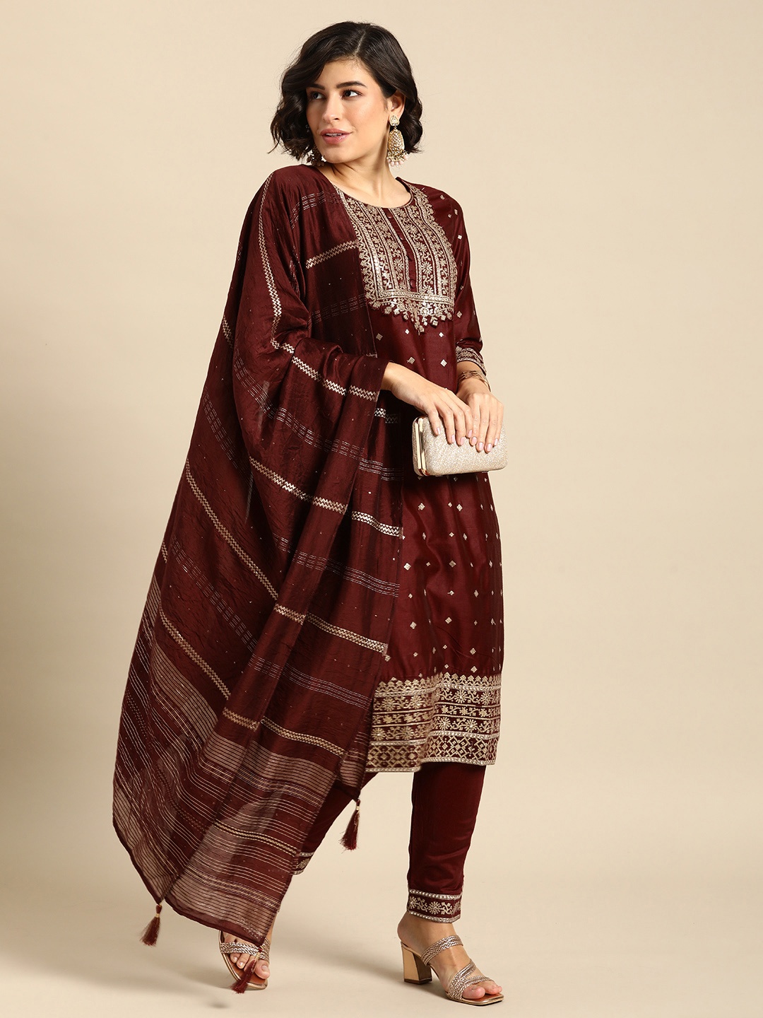 

Anouk Ethnic Motifs Embroidered Regular Sequinned Kurta with Trousers & With Dupatta, Maroon