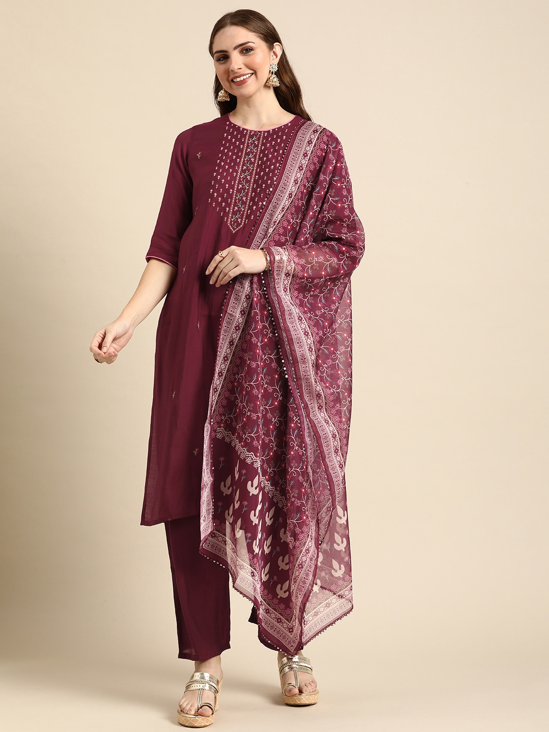 

Anouk Women Floral Embroidered Regular Kurta with Trousers & With Dupatta, Burgundy