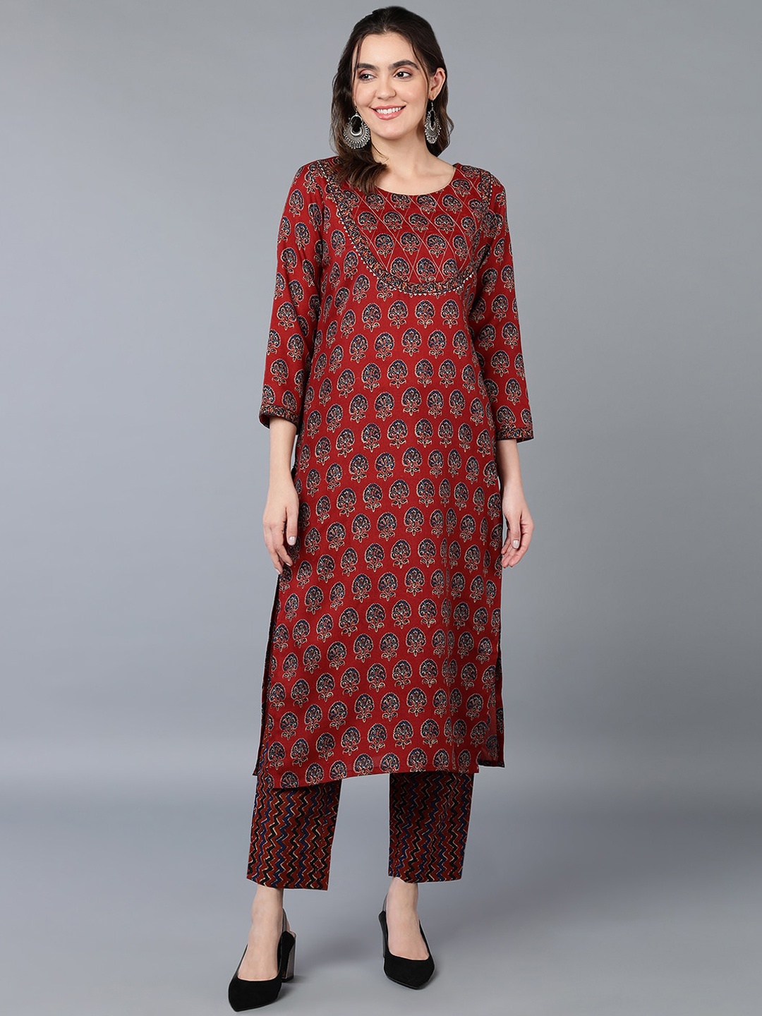 

AHIKA Maroon And Blue Ethnic Motifs Printed Gotta Patti Regular Kurta with Trousers