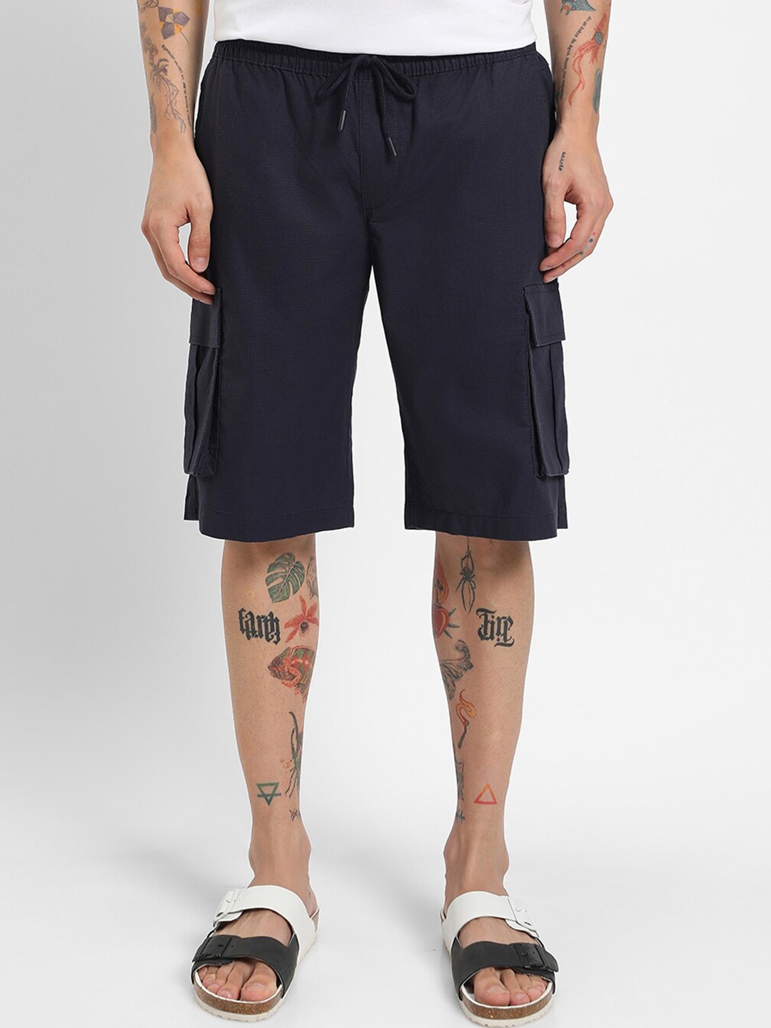 

Bewakoof Men Blue Mid-Rise Pure Cotton Cargo Shorts