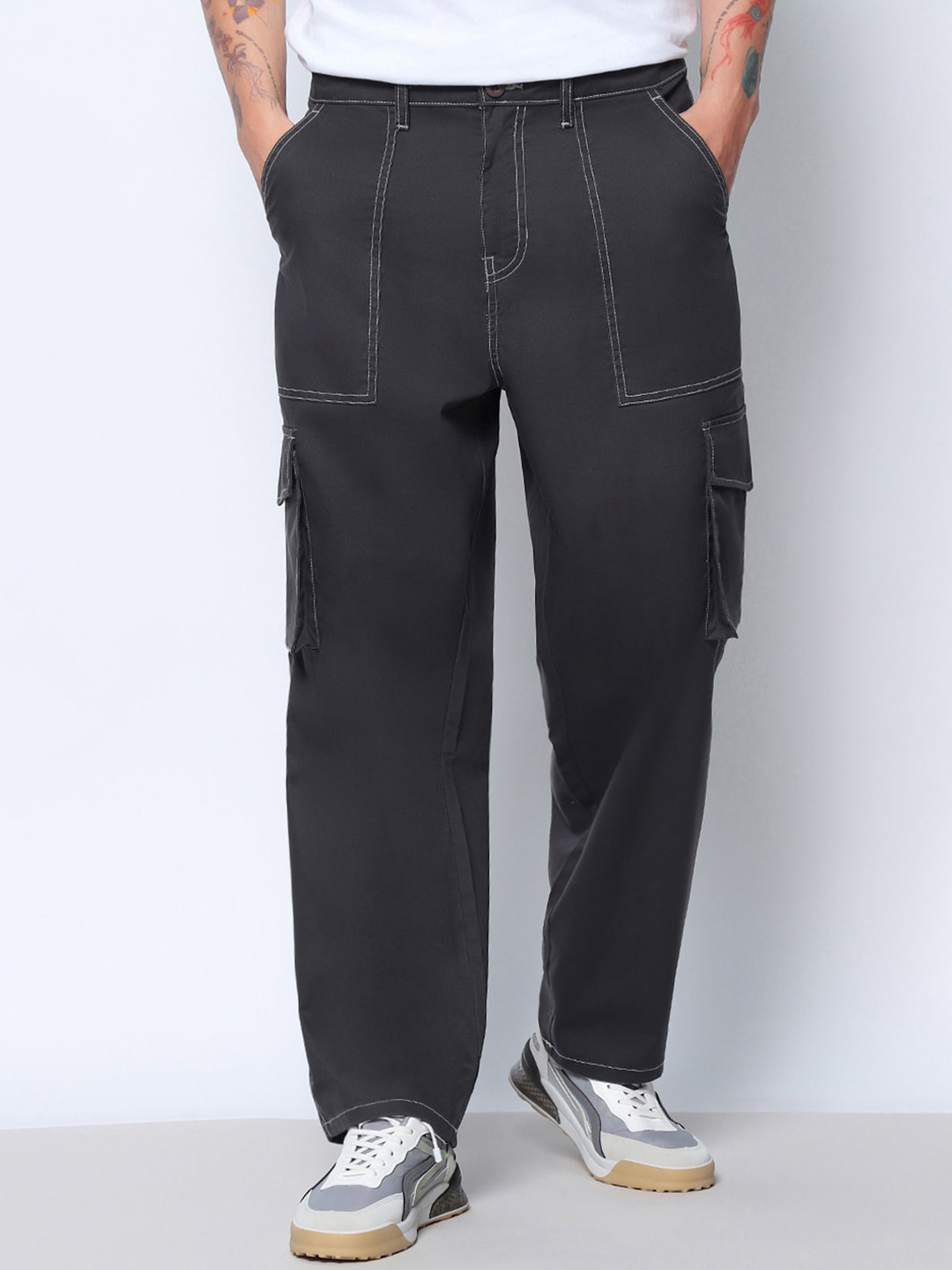 

Bewakoof Men Grey Pure Cotton Oversized Cargo Trousers