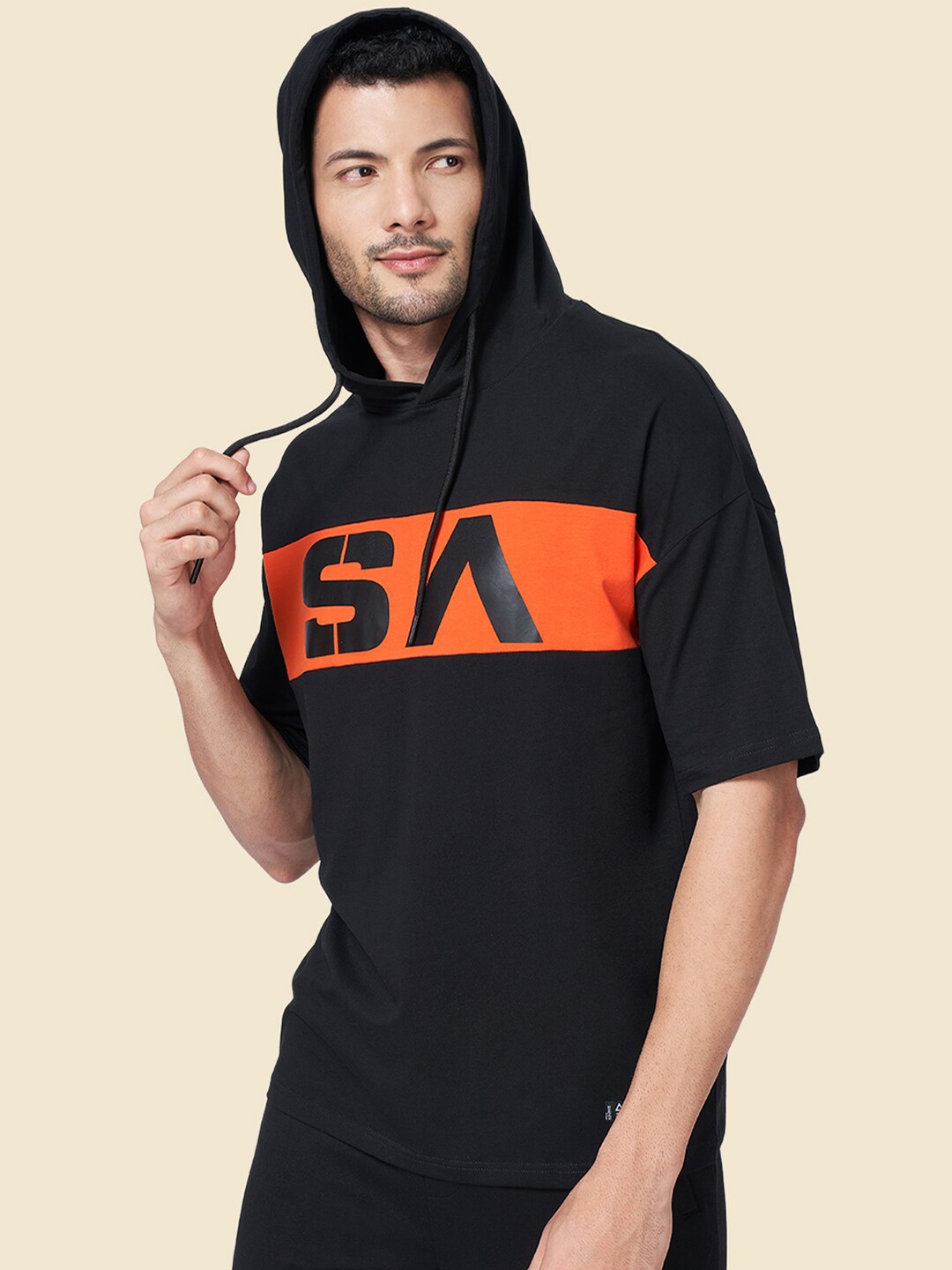 

Street Armor by Pantaloons Typography Printed Pure Cotton Hooded T-shirt, Black