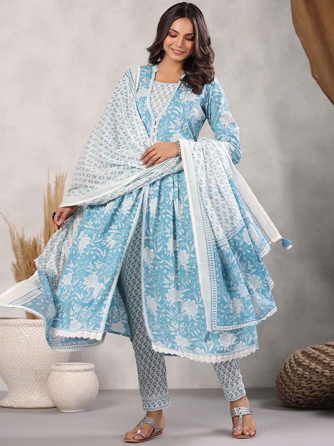 

Collection Rj23 Floral Printed Pure Cotton Kurta & Trousers With Dupatta, Blue