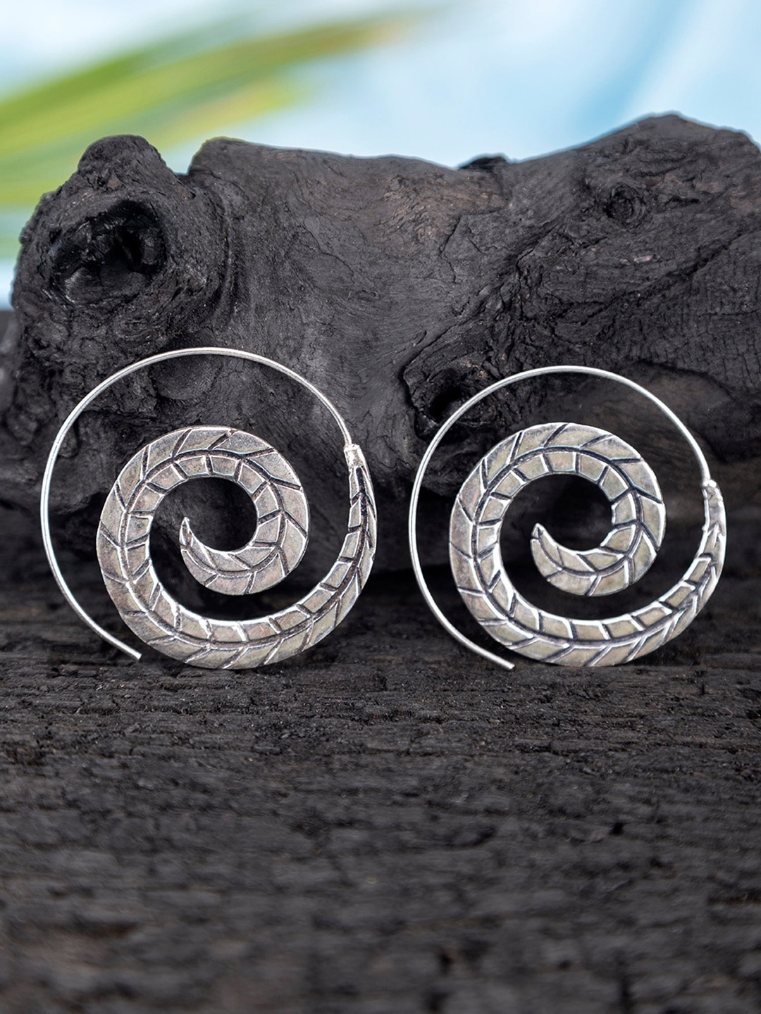 

Studio One Love Silver-Toned Contemporary Studs Earrings