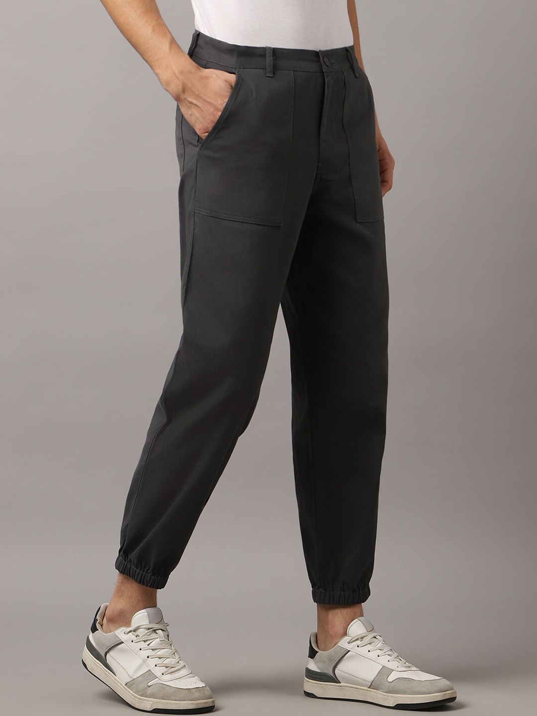

Hubberholme Men Mid-Rise Smart Easy Wash Joggers, Charcoal