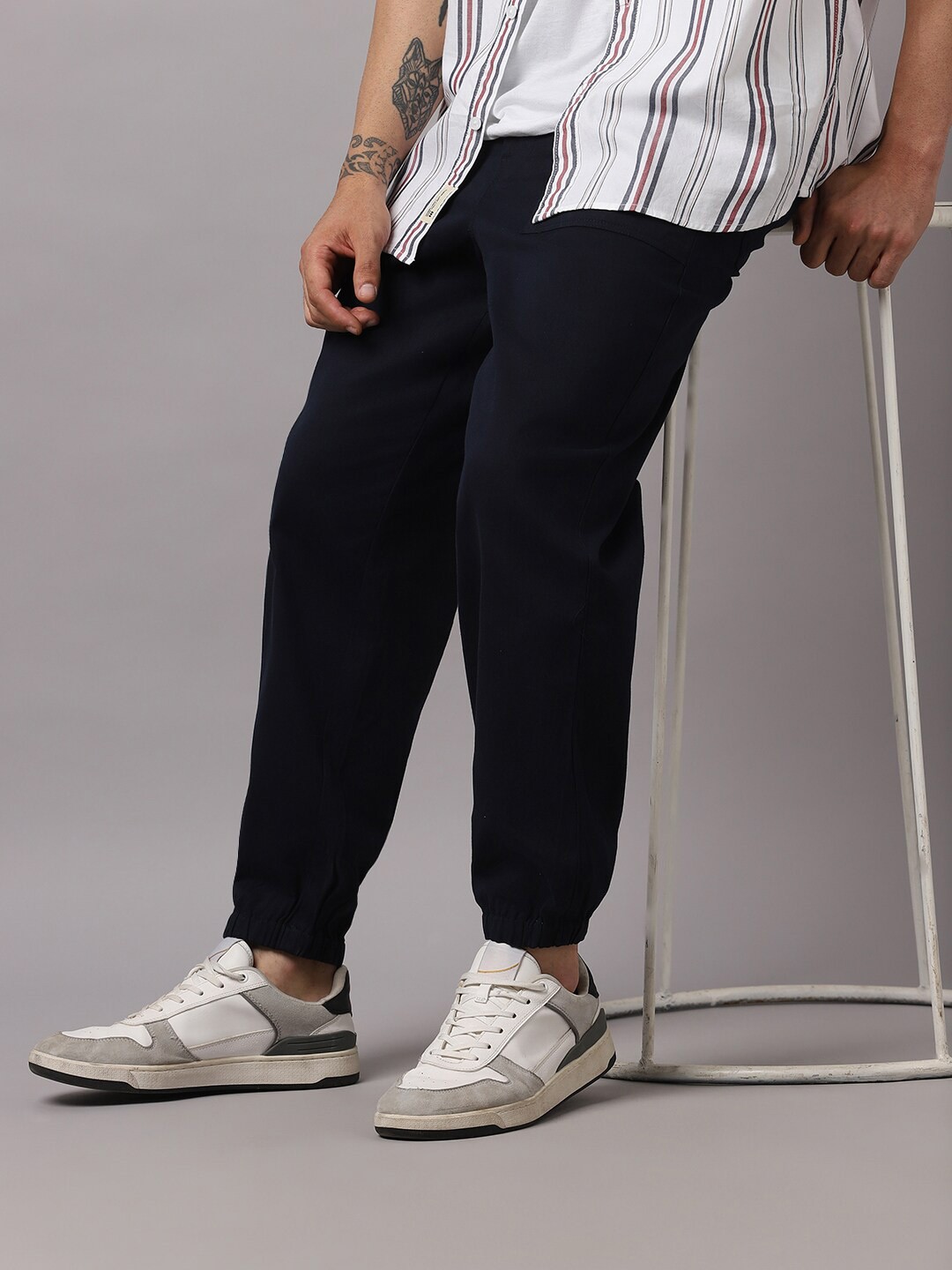 

Hubberholme Men Mid-Rise Smart Easy Wash Joggers, Navy blue