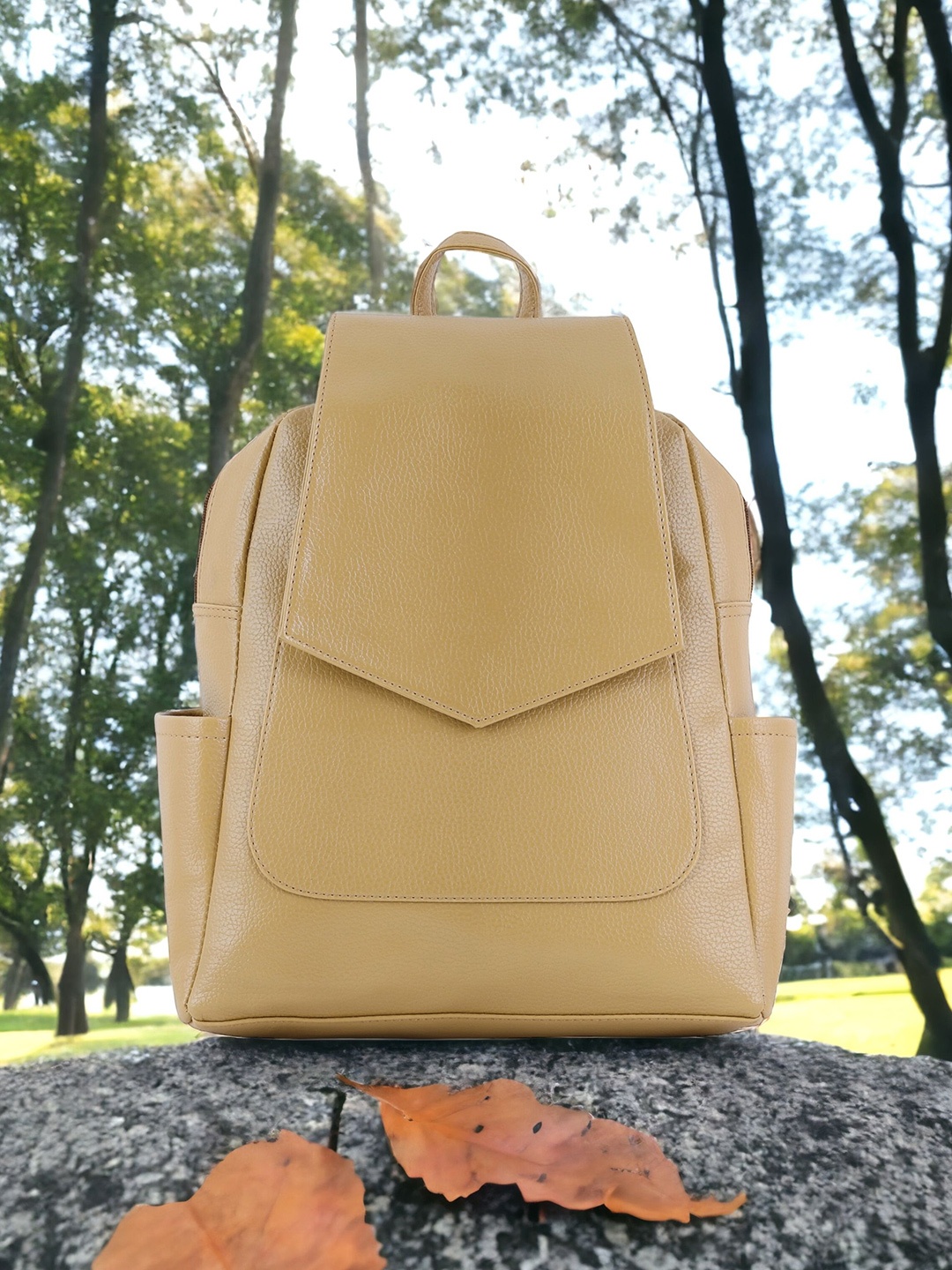 

Toteteca Women Simple Backpack, Tan