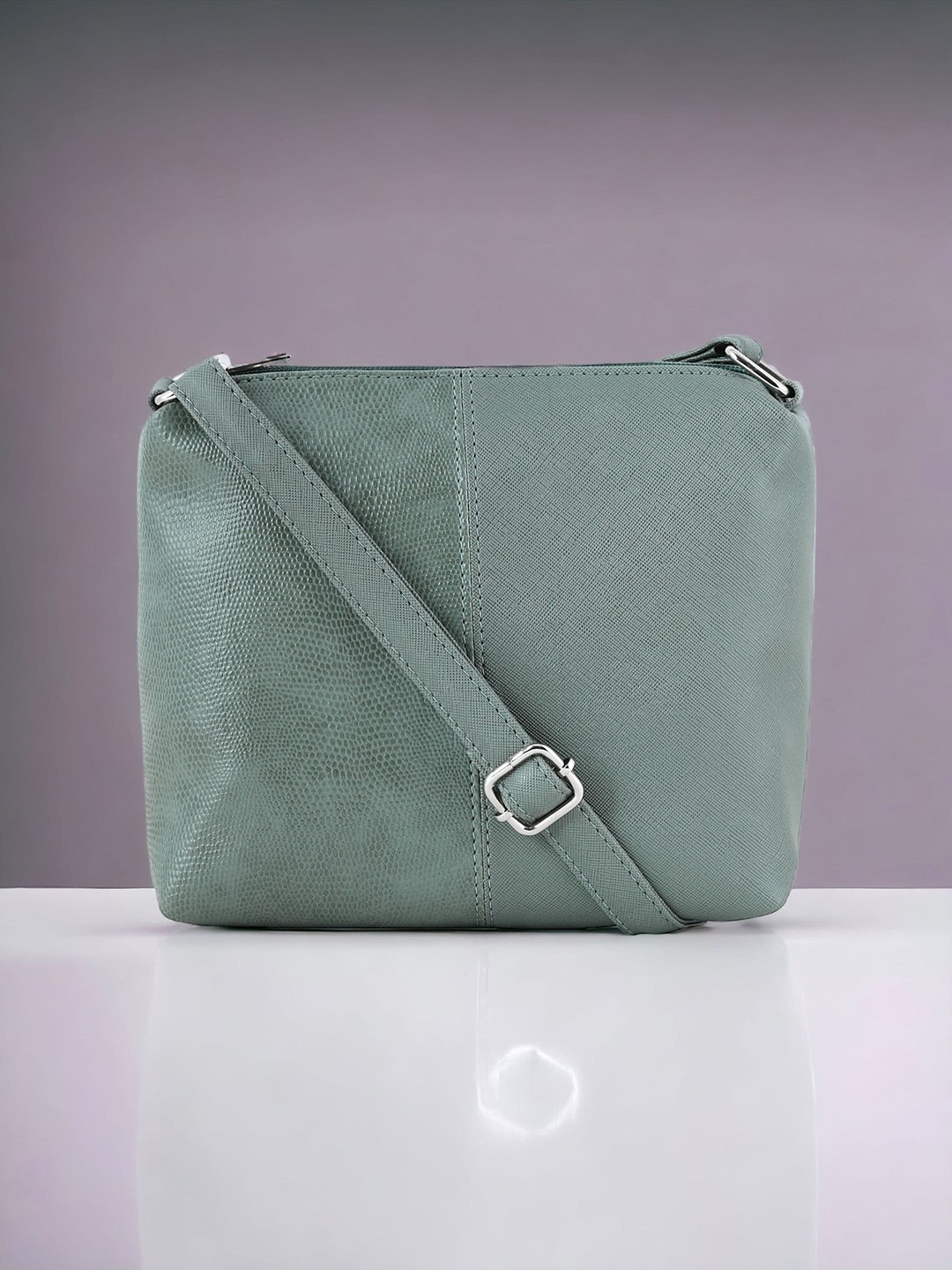 

Toteteca Structured Sling Bag, Green