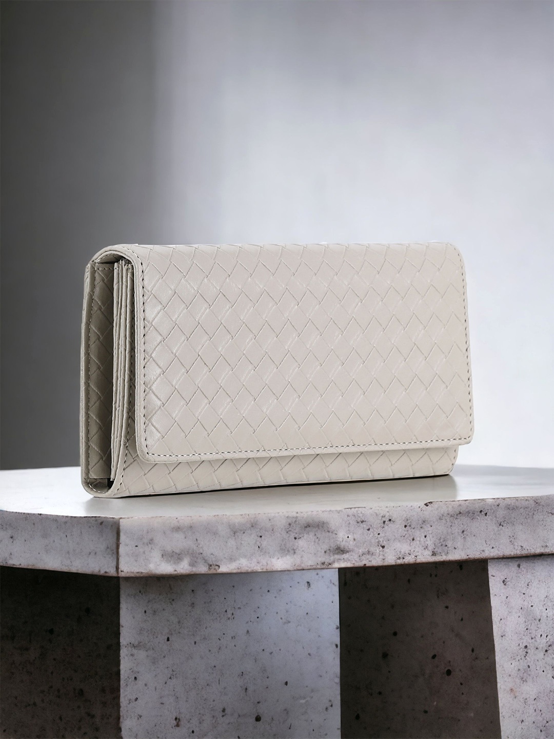 Toteteca Women Textured Two Fold Wallet, White