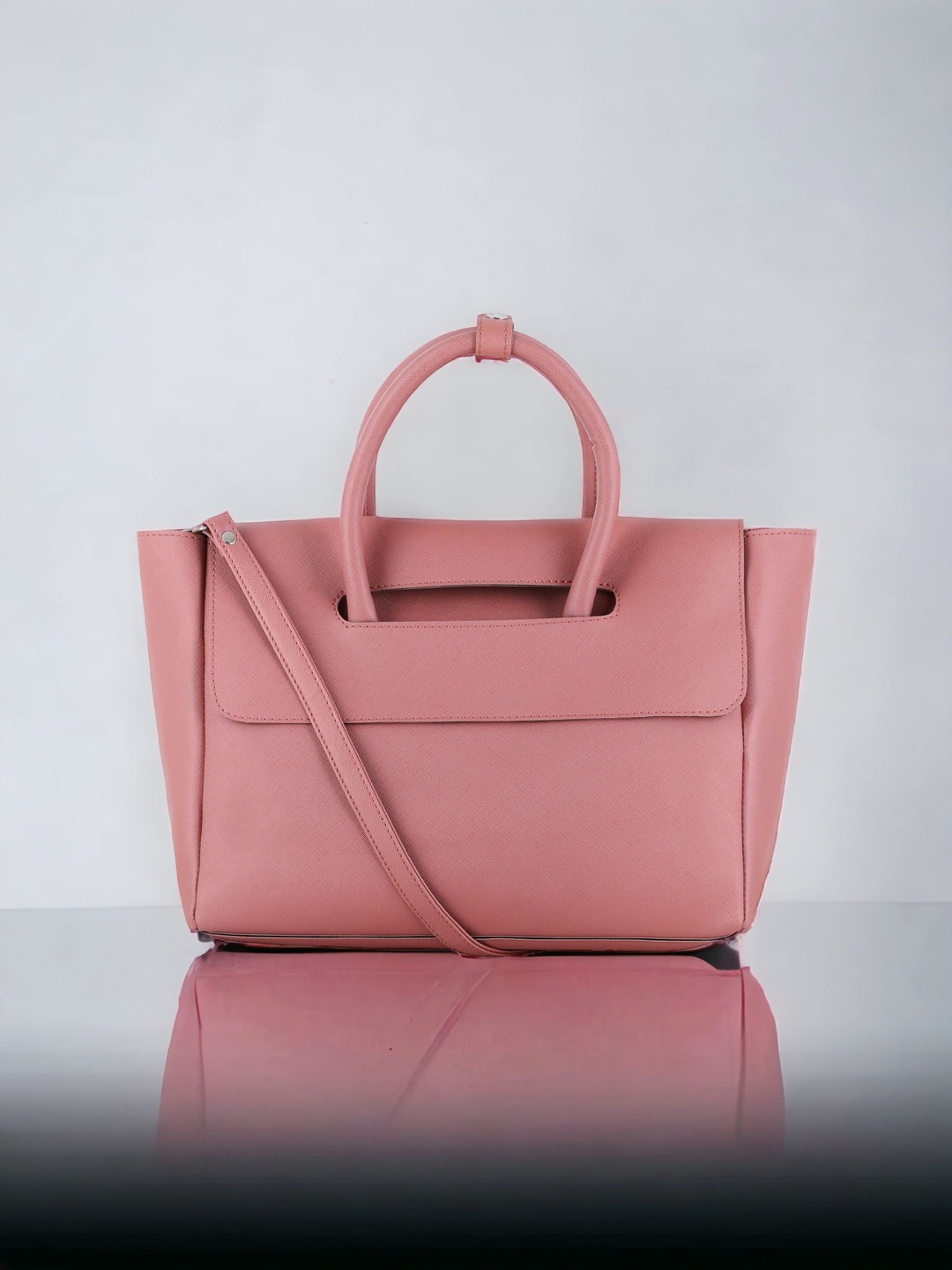 

Toteteca Structured Handheld Bag, Pink