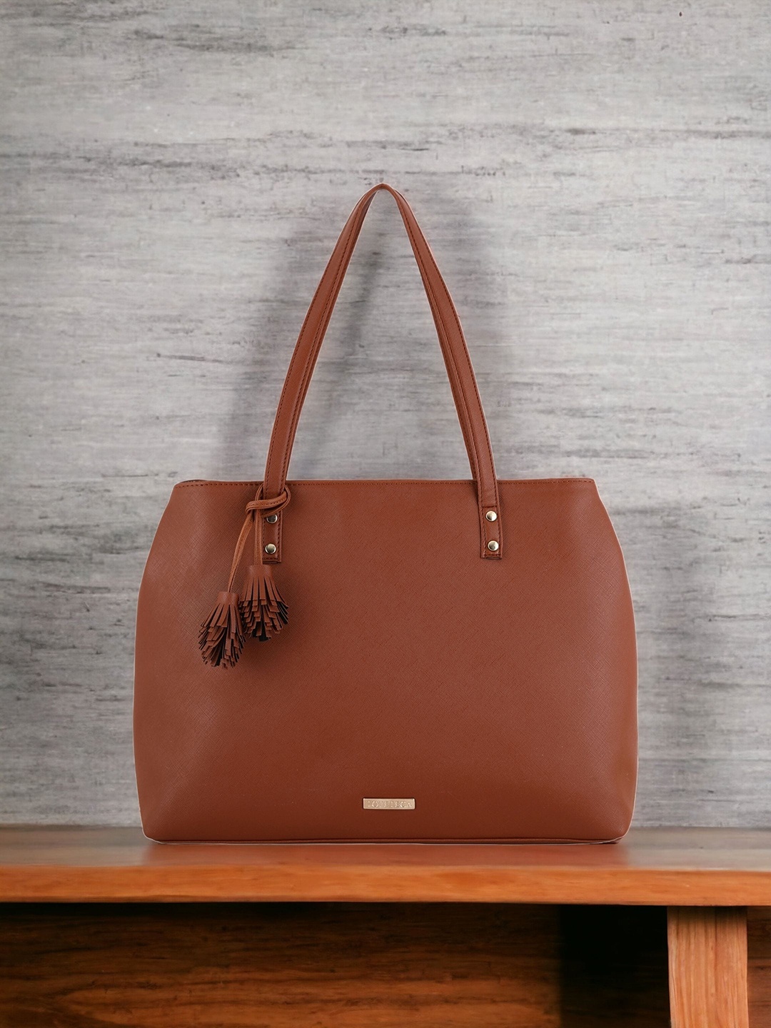 

Toteteca Structured Shoulder Bag With Tasselled, Tan