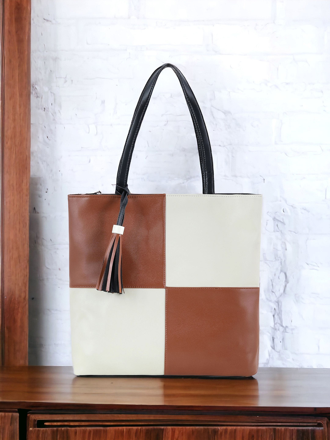 

Toteteca Colourblocked Tasselled Tote Bag, White