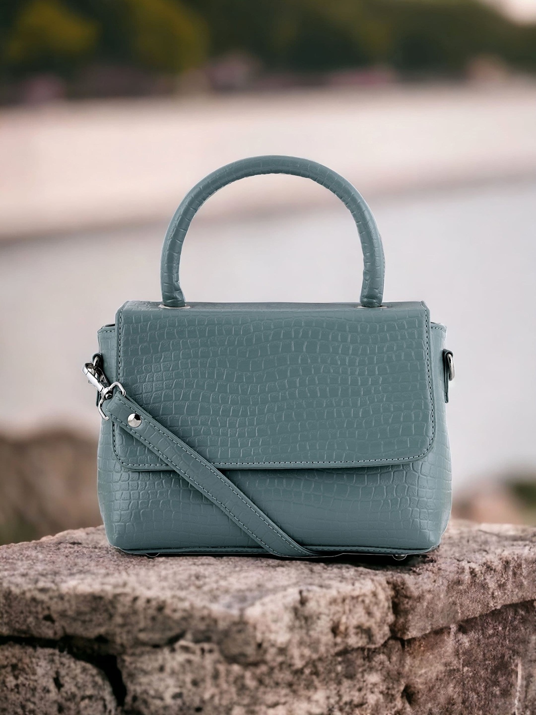 

Toteteca Textured PU Structured Handheld Bag, Green