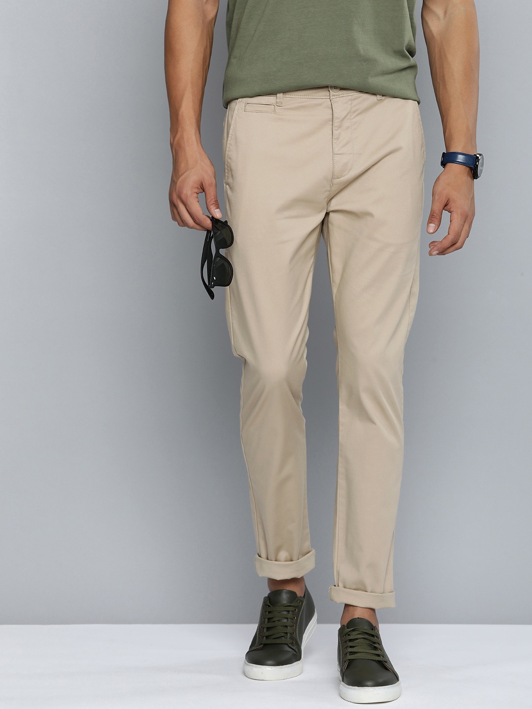 

Levis Men Mid-Rise Slim Tapered Fit Chinos, Beige