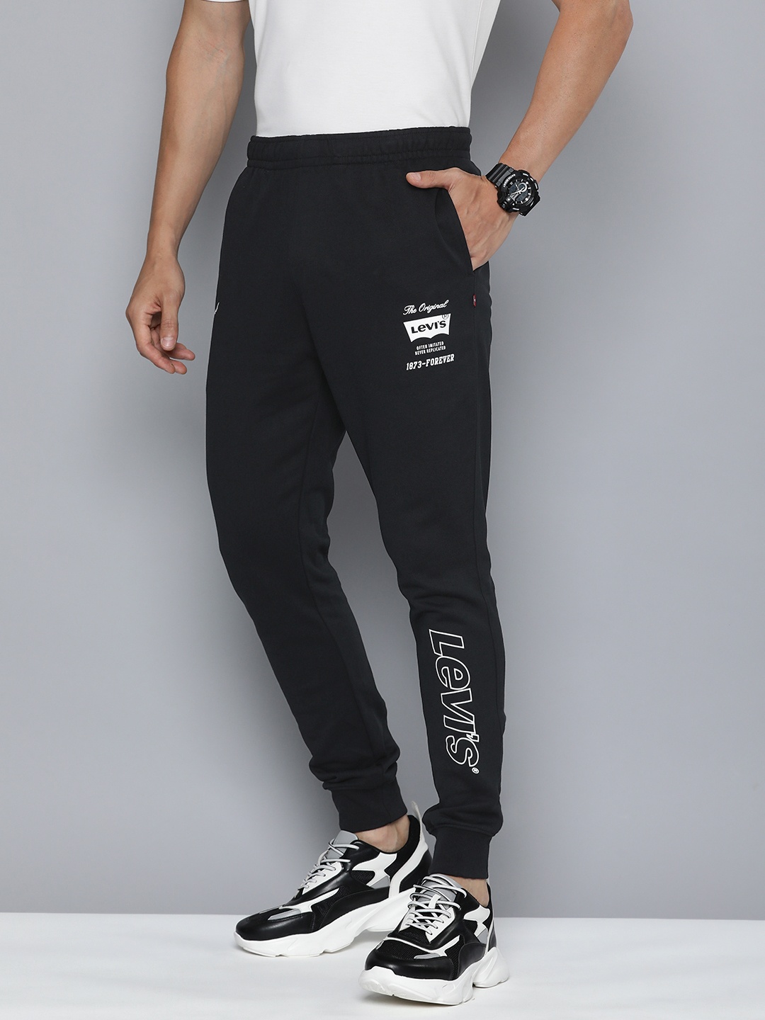 

Levis Pure Cotton Printed Mid Rise Joggers, Black
