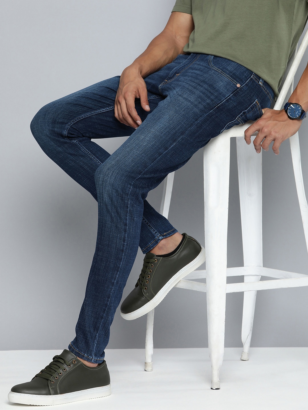 

Levis Men Mid-Rise 512 Slim Tapered Fit Heavy Fade Stretchable Jeans, Blue
