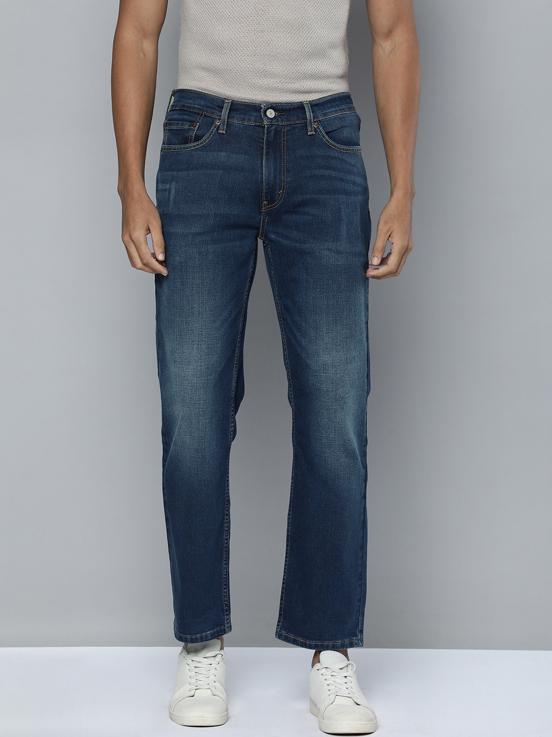 

Levis Men 541 Tapered Fit Light Fade Stretchable Mid-Rise Jeans, Blue