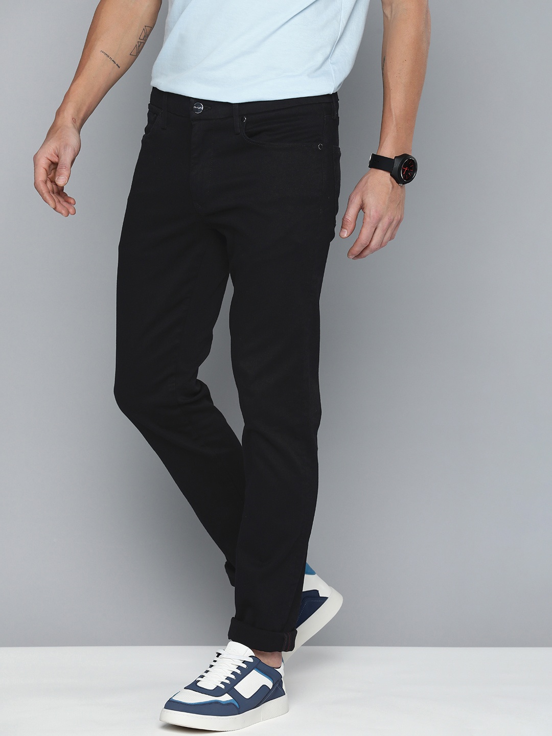 

Levis Men 511 Slim Fit Stretchable Mid-Rise Jeans, Black