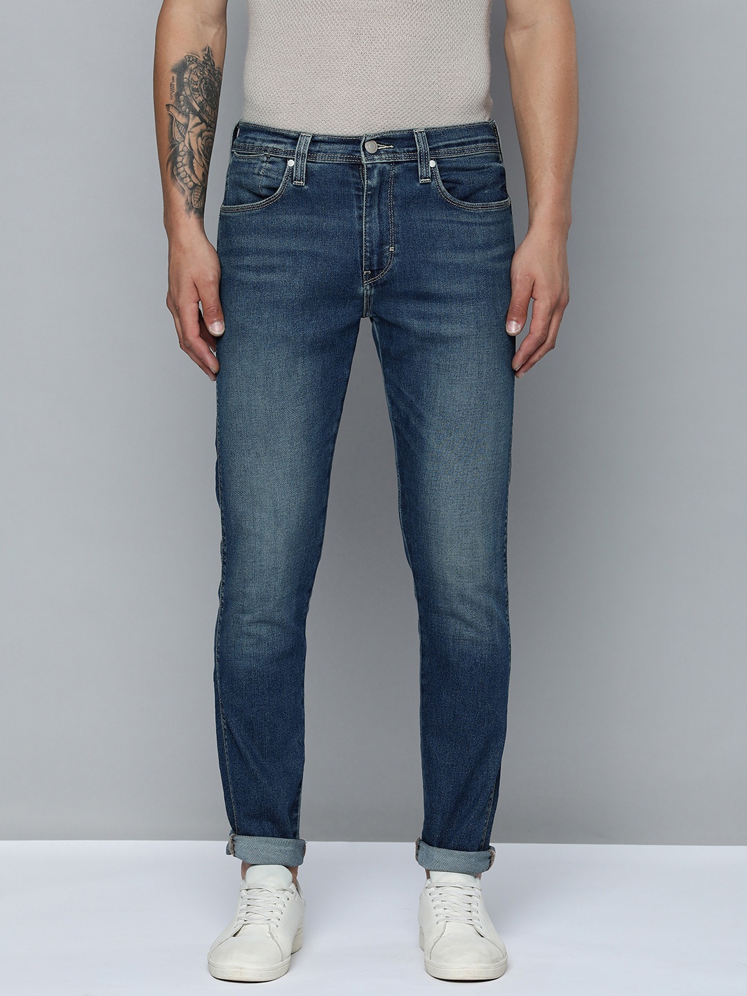 

Levis Men 512 Tapered Fit Heavy Fade Stretchable Jeans, Blue