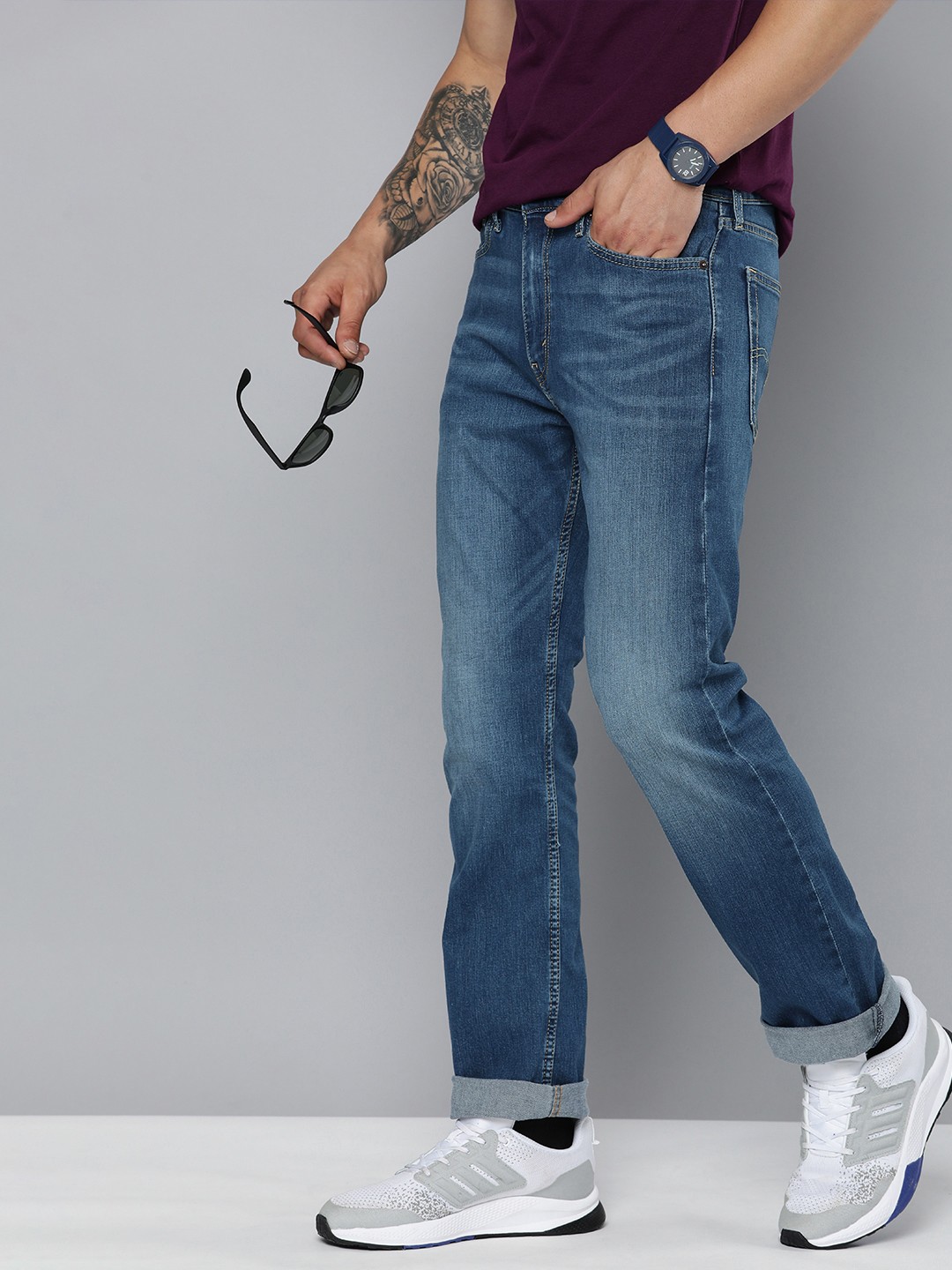 

Levis Men Straight Fit Mid-Rise Light Fade Stretchable Jeans, Blue