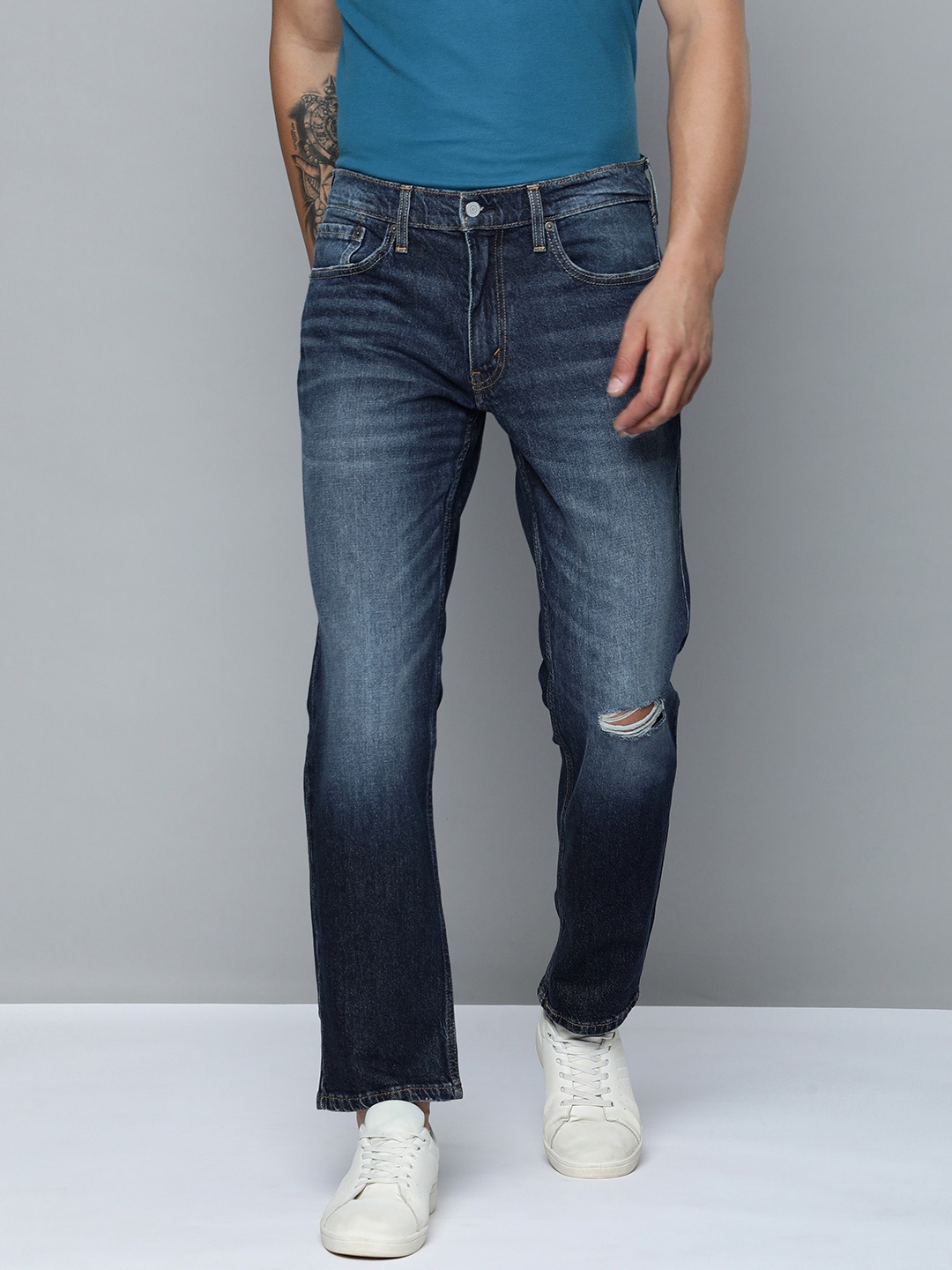 

Levis Men 541 Tapered Fit Low Distress Light Fade Stretchable Jeans, Blue