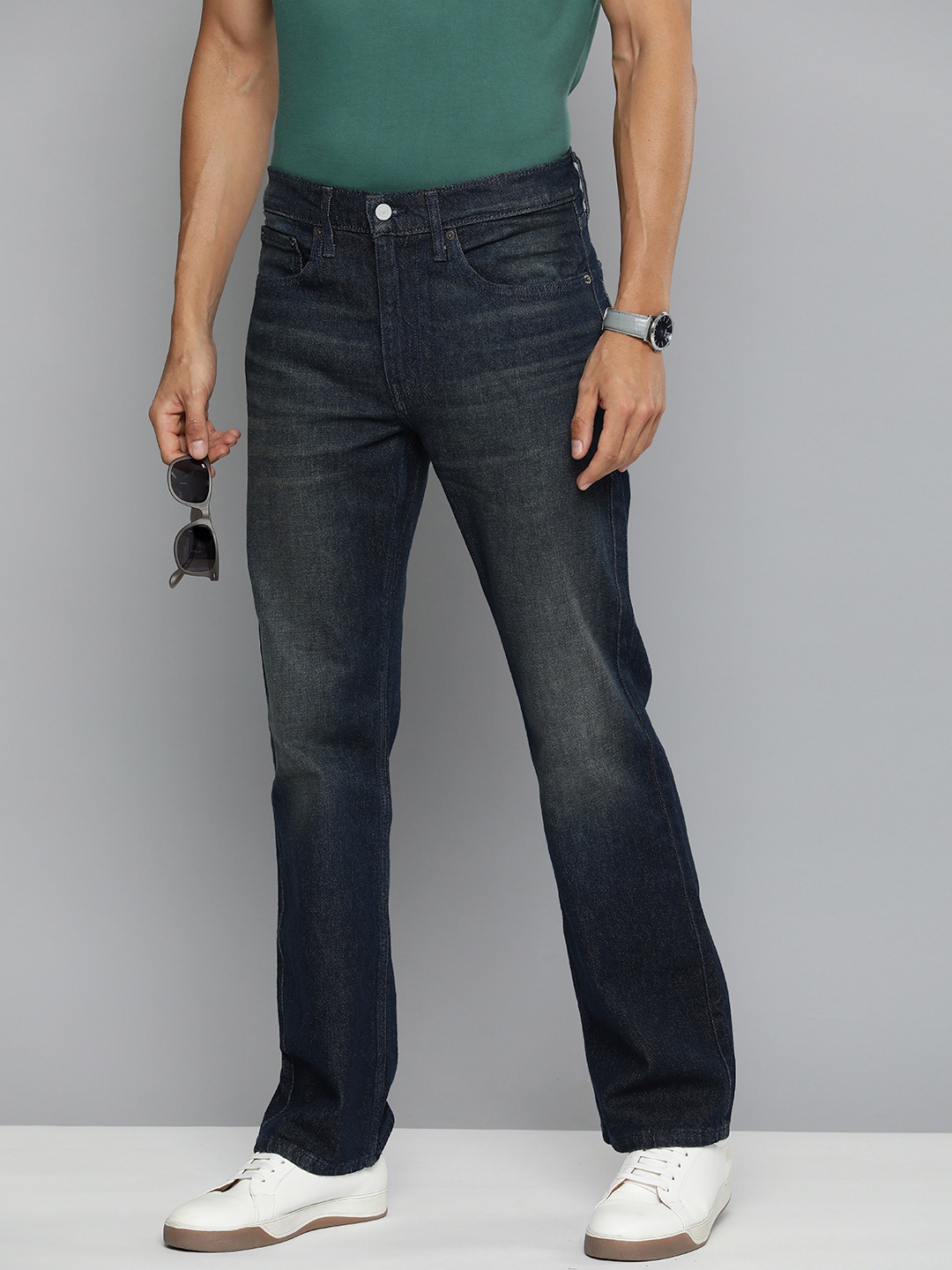 

Levis Men 527 Slim Bootcut Light Fade Stretchable Jeans, Blue
