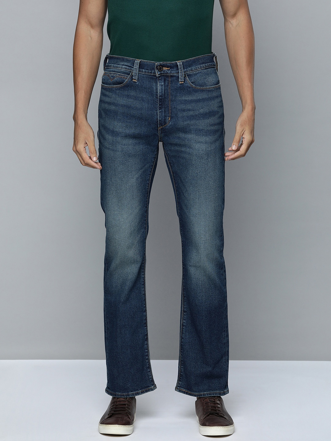 

Levis Men 527 Bootcut Light Fade Mid-Rise Stretchable Jeans, Blue