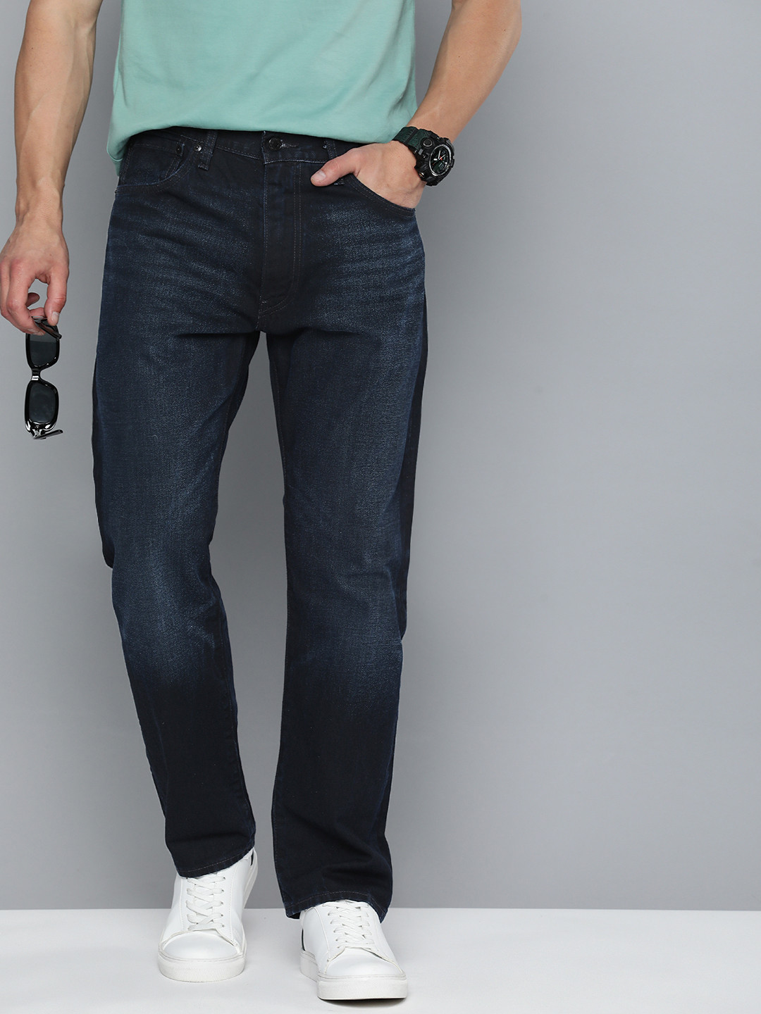 

Levis Men 551Z Straight Fit Light Fade Stretchable Jeans, Navy blue
