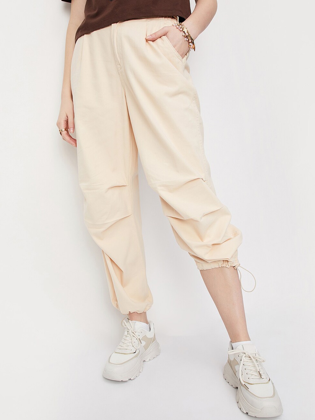 

max Women Mid Rise Cotton Trousers, Beige
