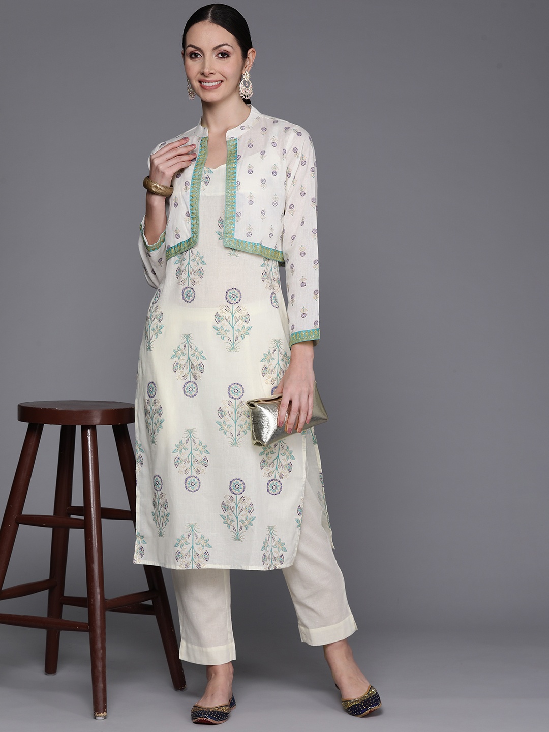 

Ahalyaa Floral Printed Regular Pure Cotton Kurta with Trousers & Jacket, Off white