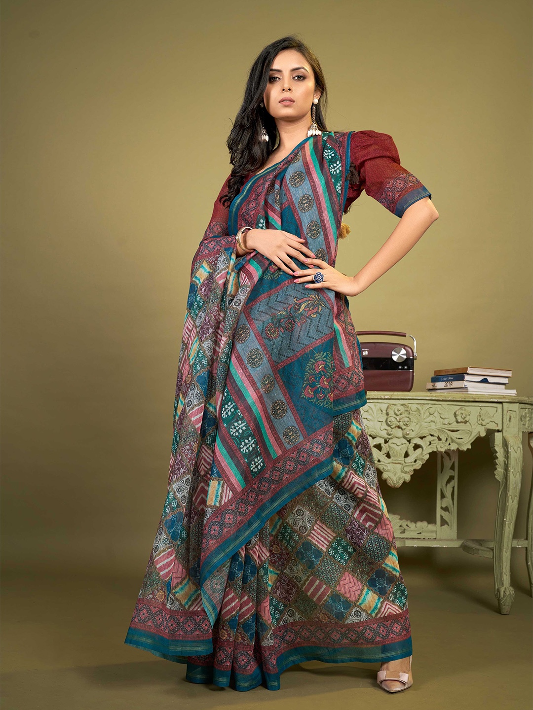 

Mitera Ethnic Motifs Printed Ethnic Motifs Printed Saree, Blue