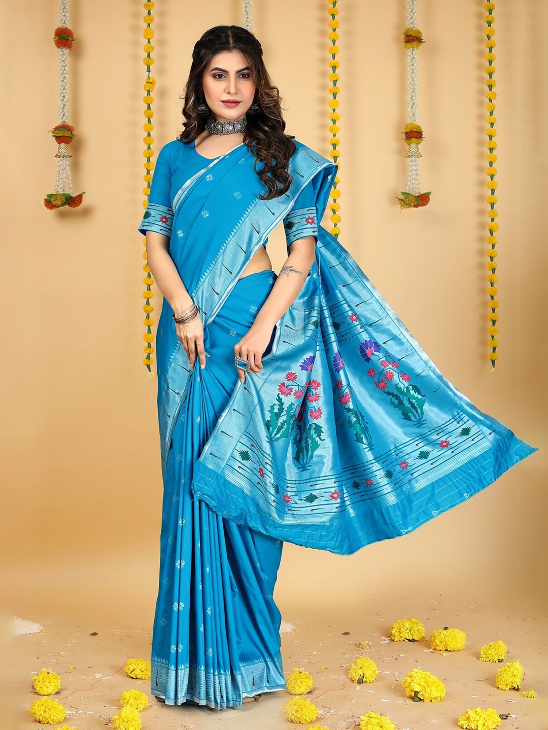 

AVANTIKA FASHION Floral Woven Design Zari Pure Silk Paithani Saree, Blue