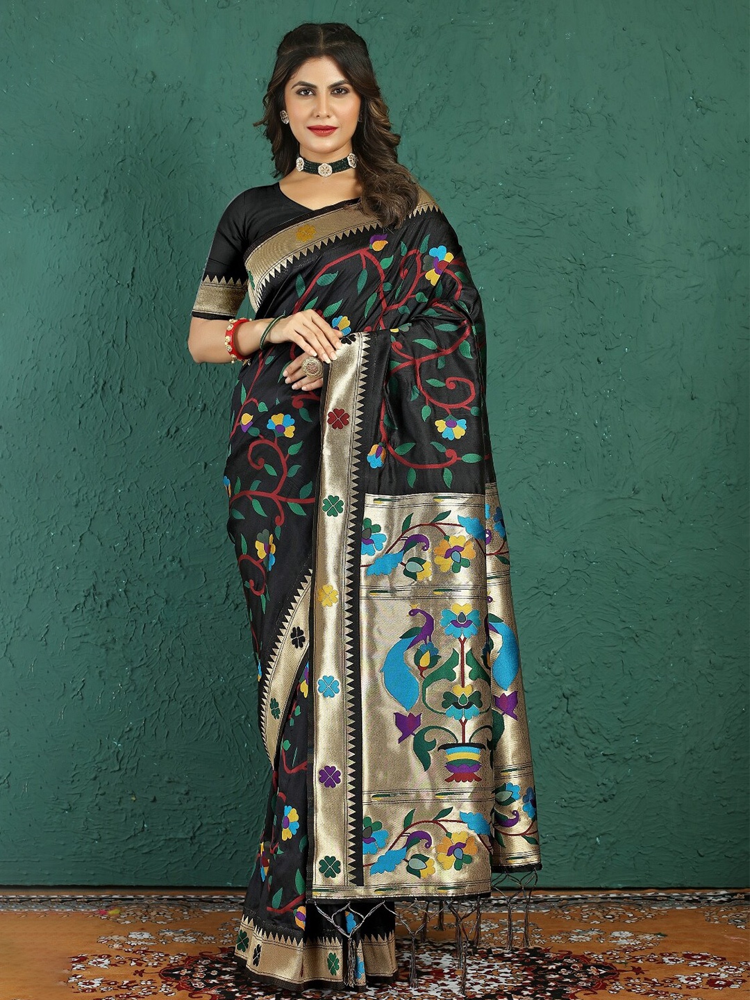 

AVANTIKA FASHION Ethnic Motifs Woven Design Zari Pure Silk Paithani Saree, Black