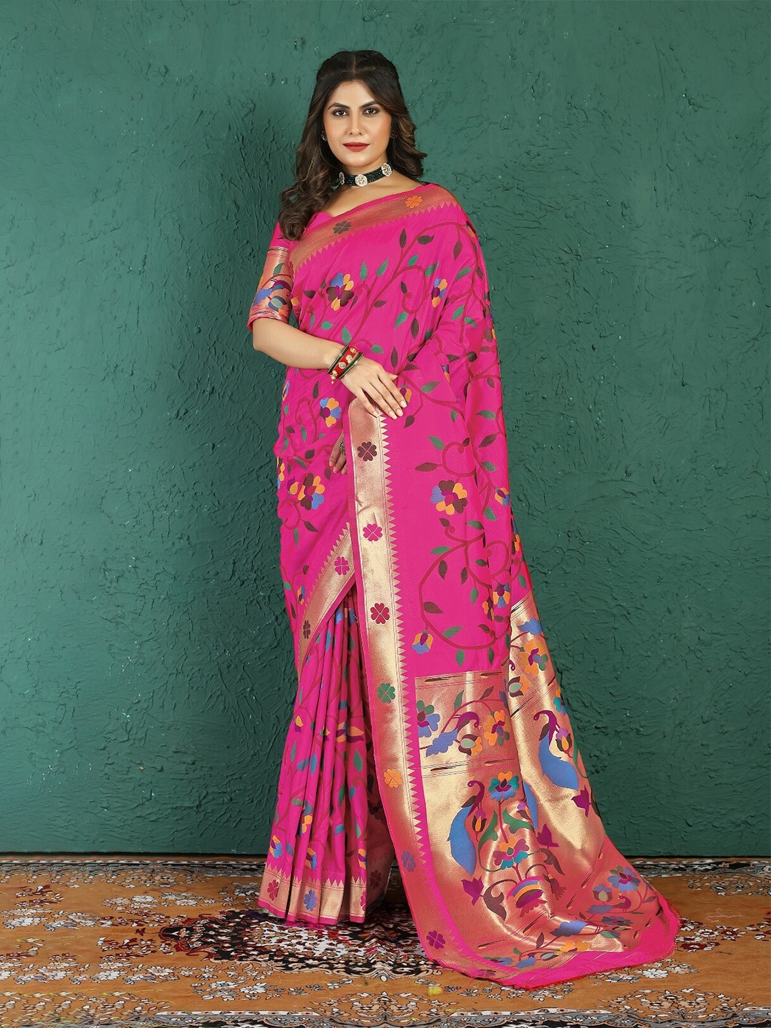 

AVANTIKA FASHION Floral Woven Design Zari Pure Silk Saree, Pink