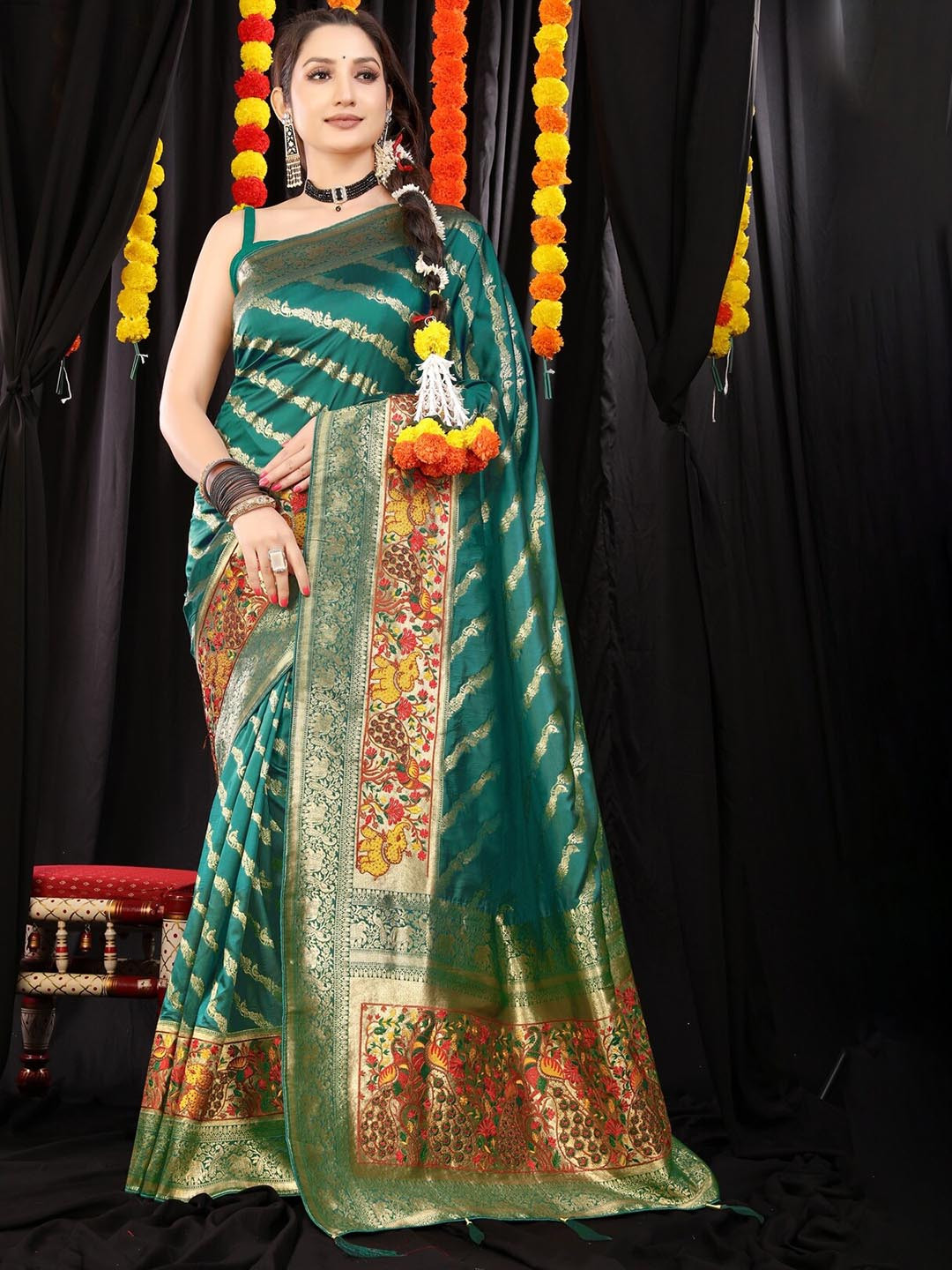 

AVANTIKA FASHION Ethnic Motifs Woven Design Zari Pure Silk Paithani Saree, Green