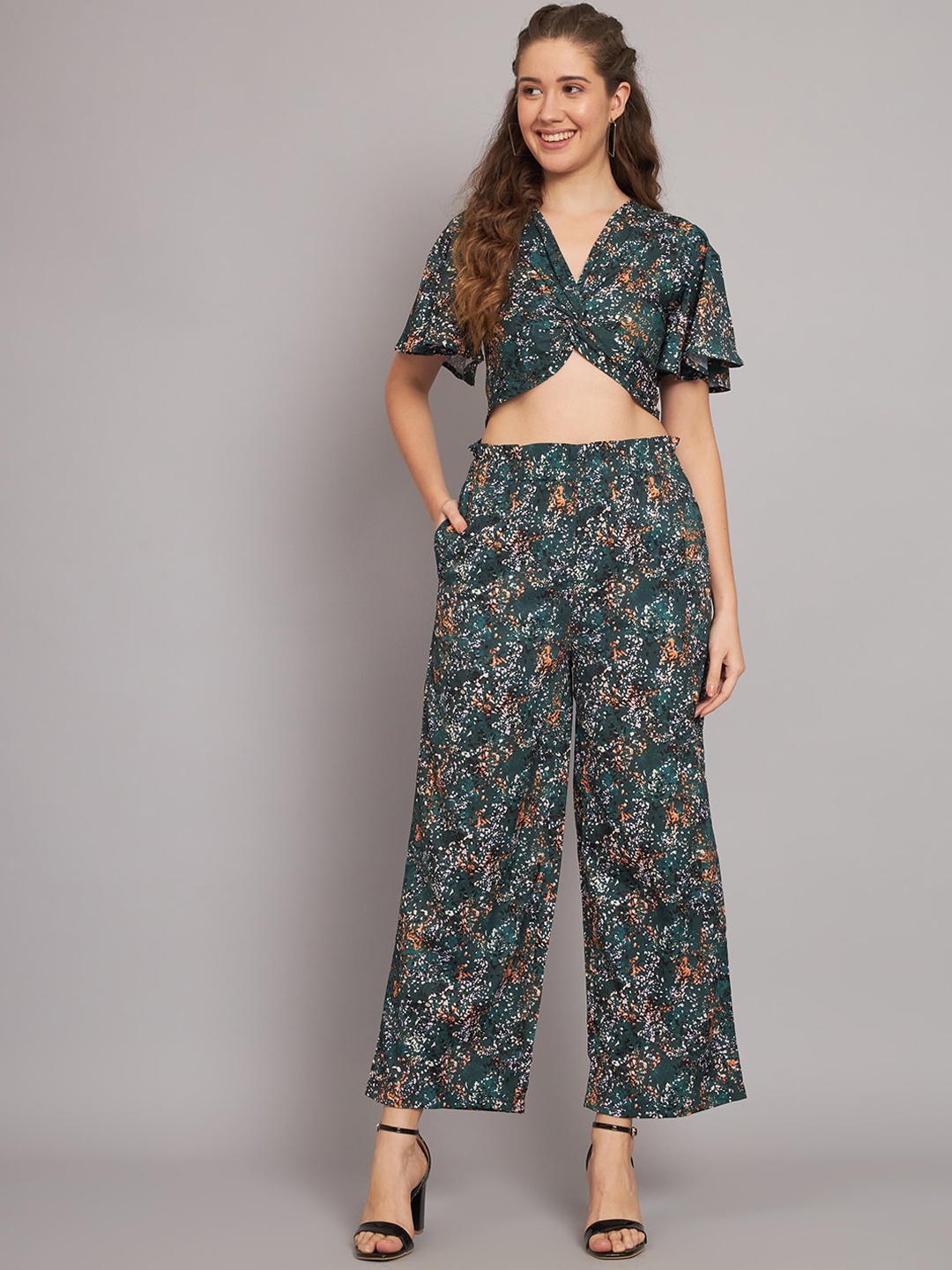 

The Vanca Printed V-Neck Crop Top & Trouser Co Ords Set, Green