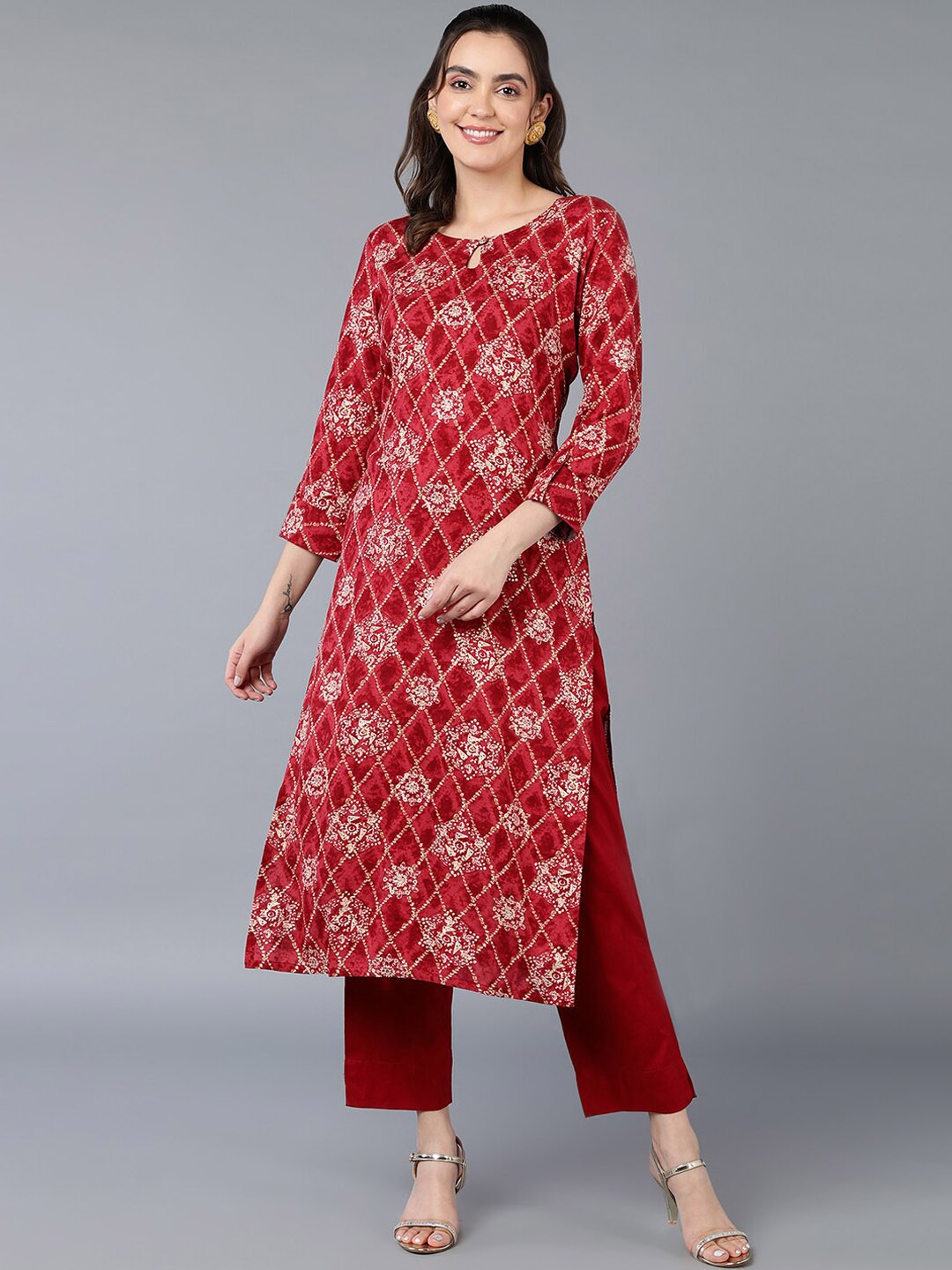 

AHIKA Floral Printed Keyhole Neck Straight Kurta, Maroon