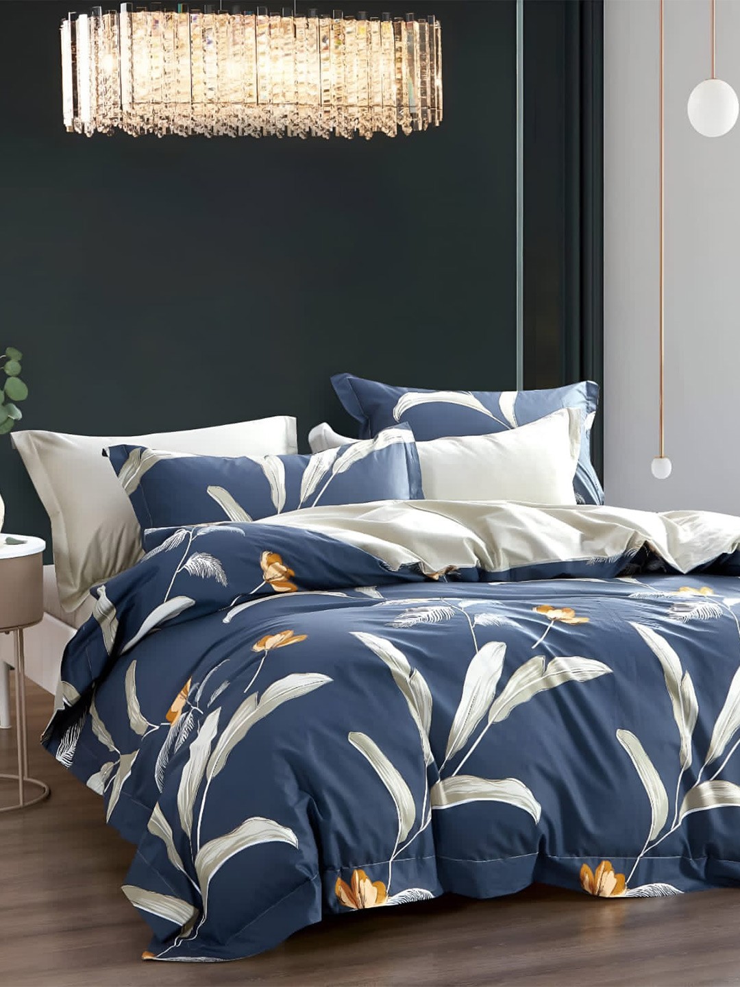 

Bajo's Blue & White Floral 300 TC Cotton Queen Bedsheet with 2 Pillow Covers