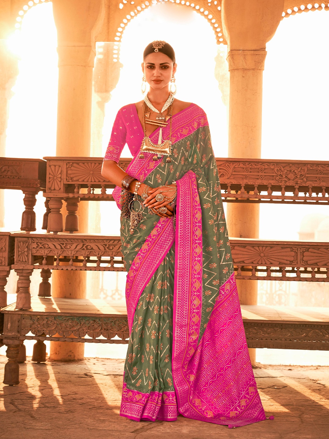 

Mitera Green & Pink Woven Design Zari Saree