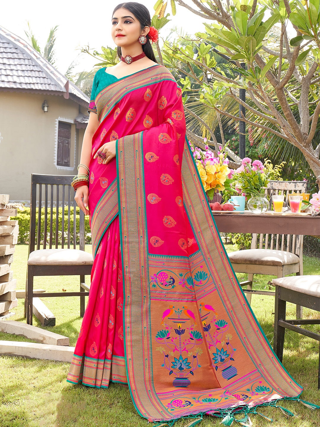 

SANGAM PRINTS Ethnic Motifs Zari Pure Silk Saree, Pink