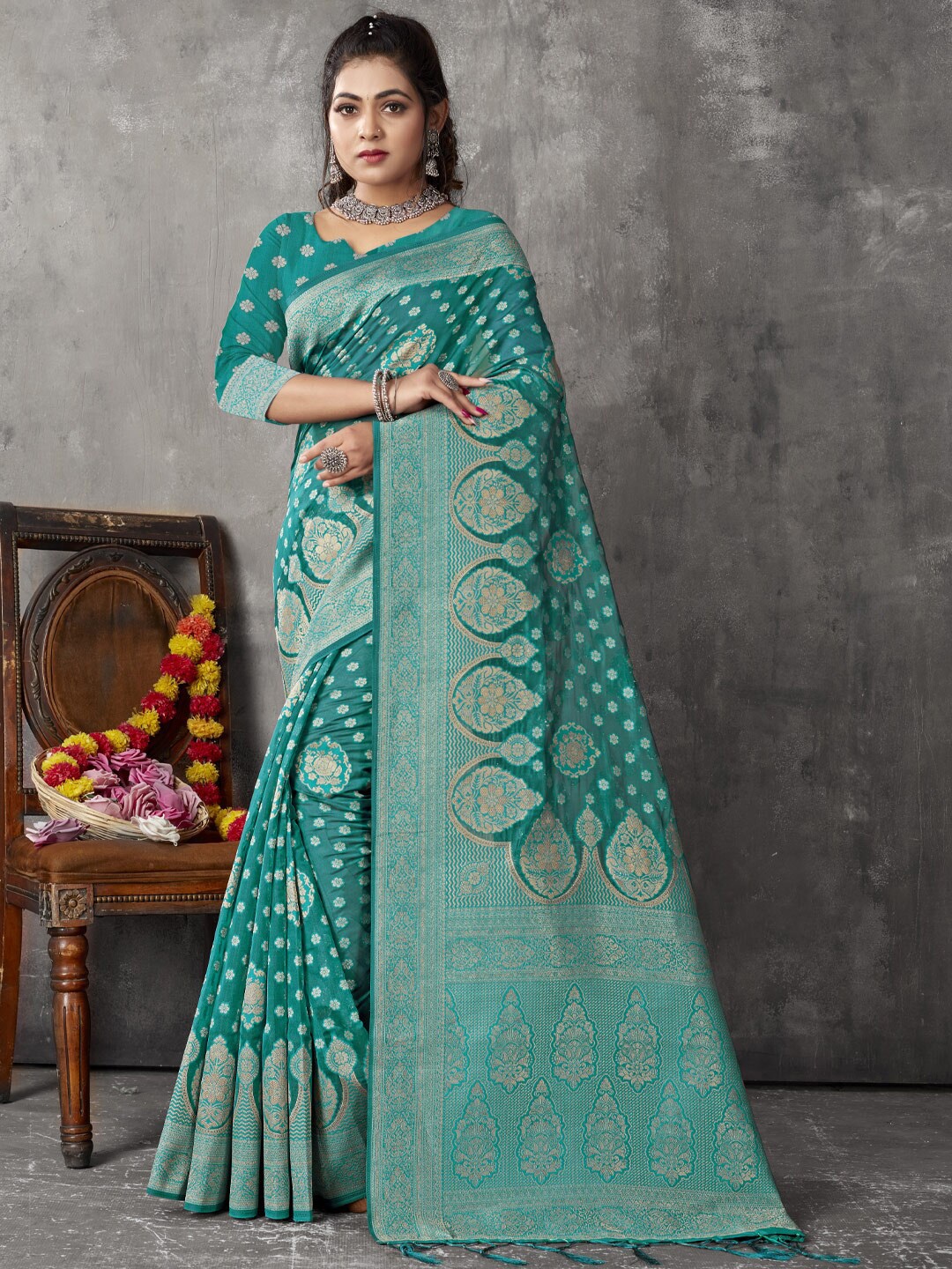 

SANGAM PRINTS Floral Woven Design Zari Saree, Sea green