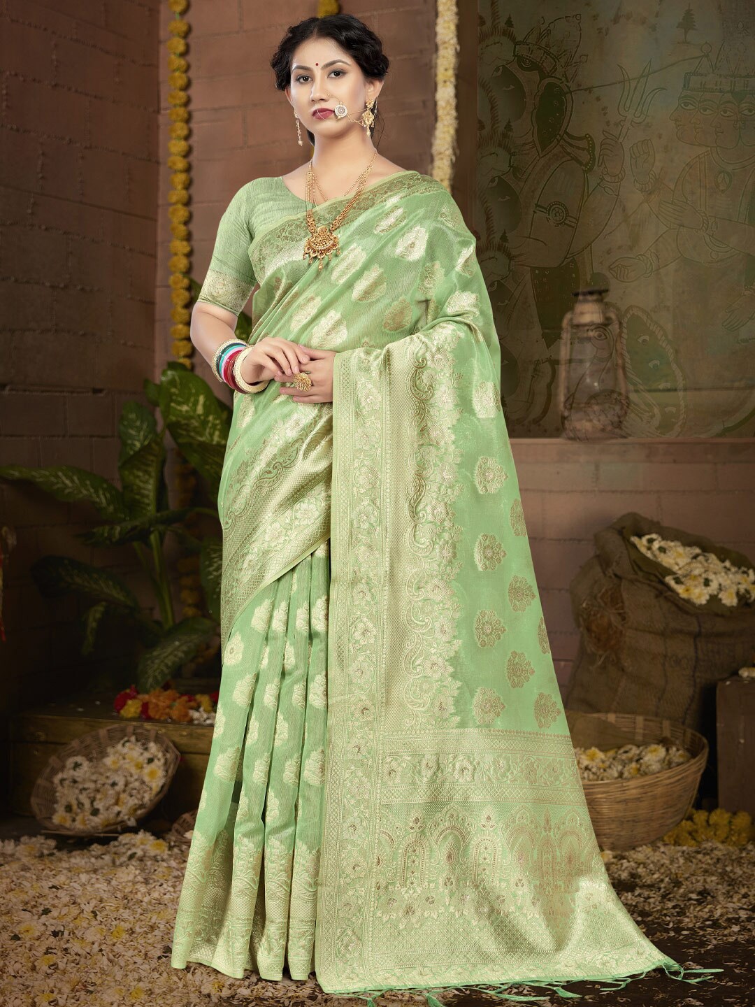 

SANGAM PRINTS Ethnic Motifs Woven Design Zari Saree, Green