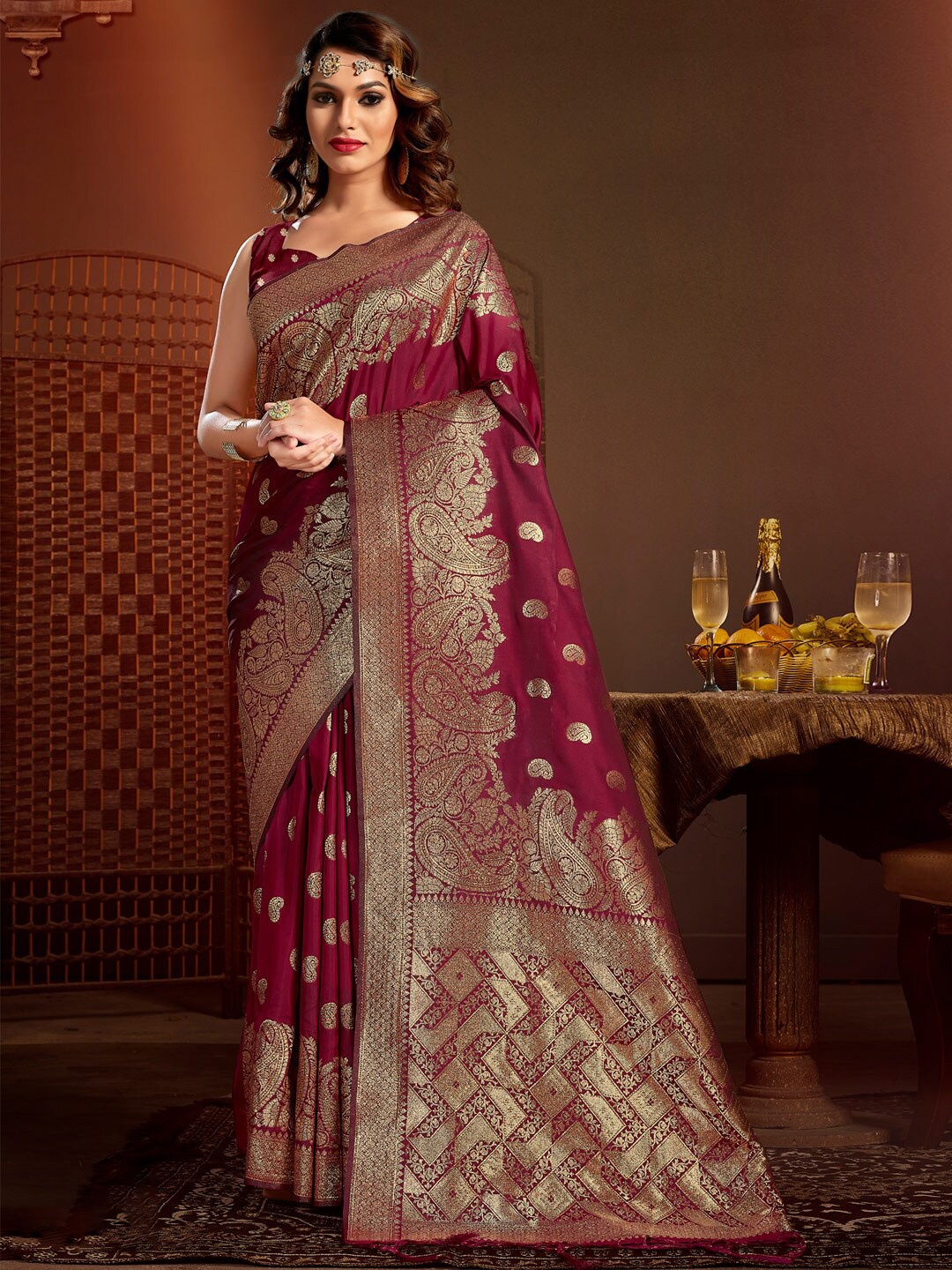

SANGAM PRINTS Woven Design Zari Pure Silk Saree, Maroon