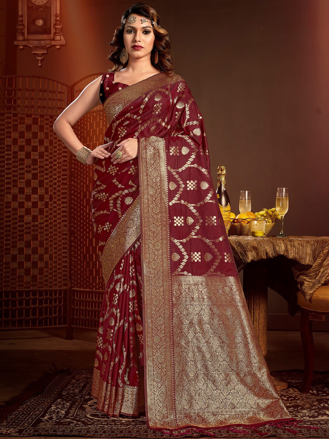 

SANGAM PRINTS Ethnic Motifs Woven Design Zari Pure Silk Saree, Maroon