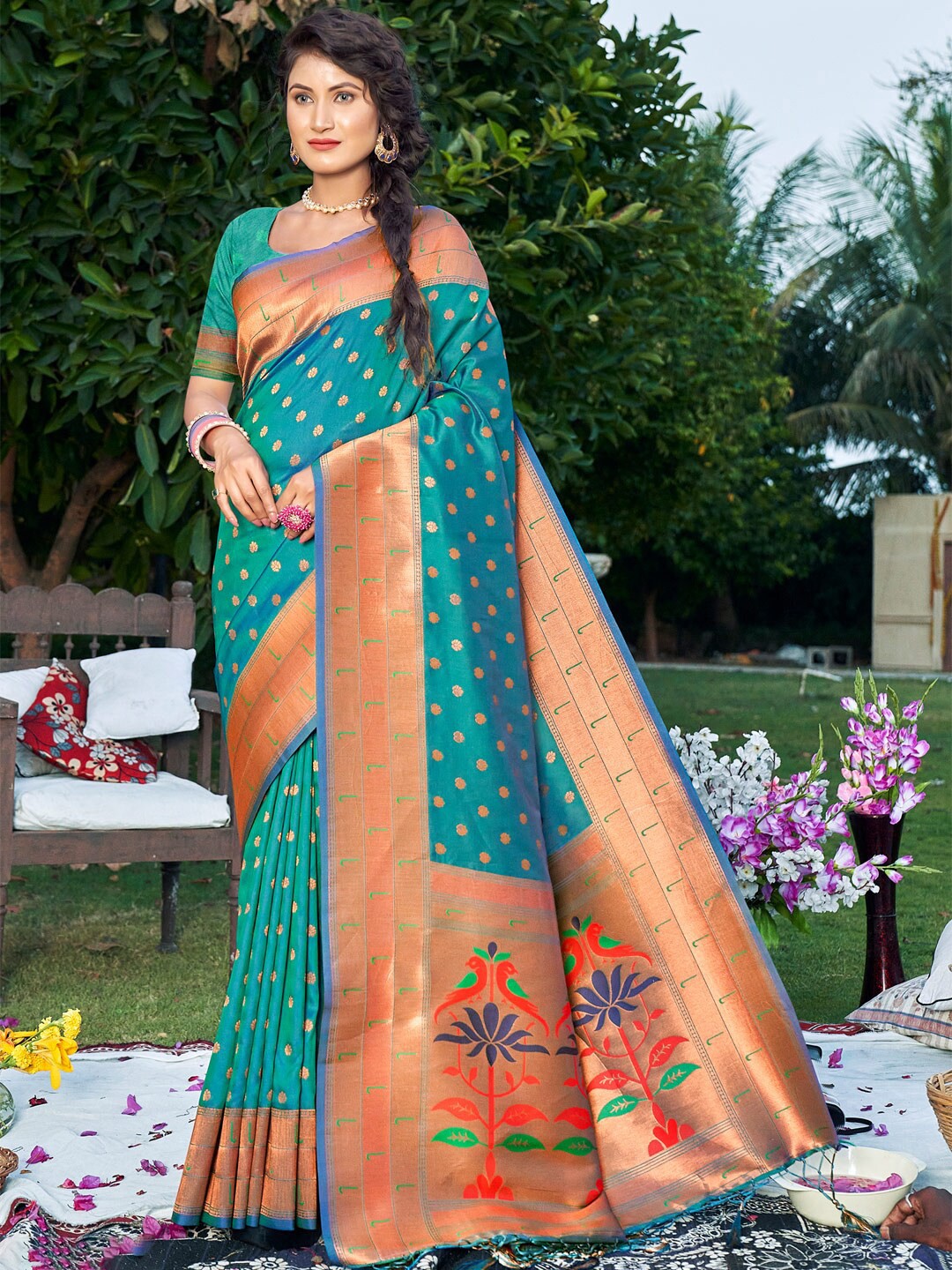 

SANGAM PRINTS Ethnic Motifs Woven Design Zari Pure Silk Saree, Sea green