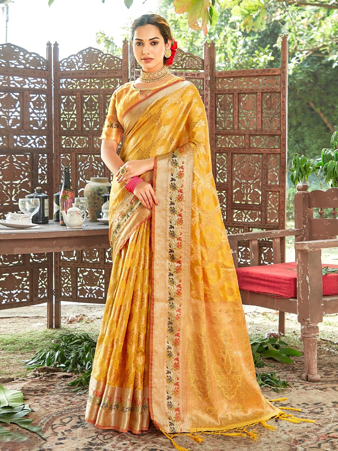 

SANGAM PRINTS Ethnic Motifs Woven Design Zari Organza Saree, Yellow