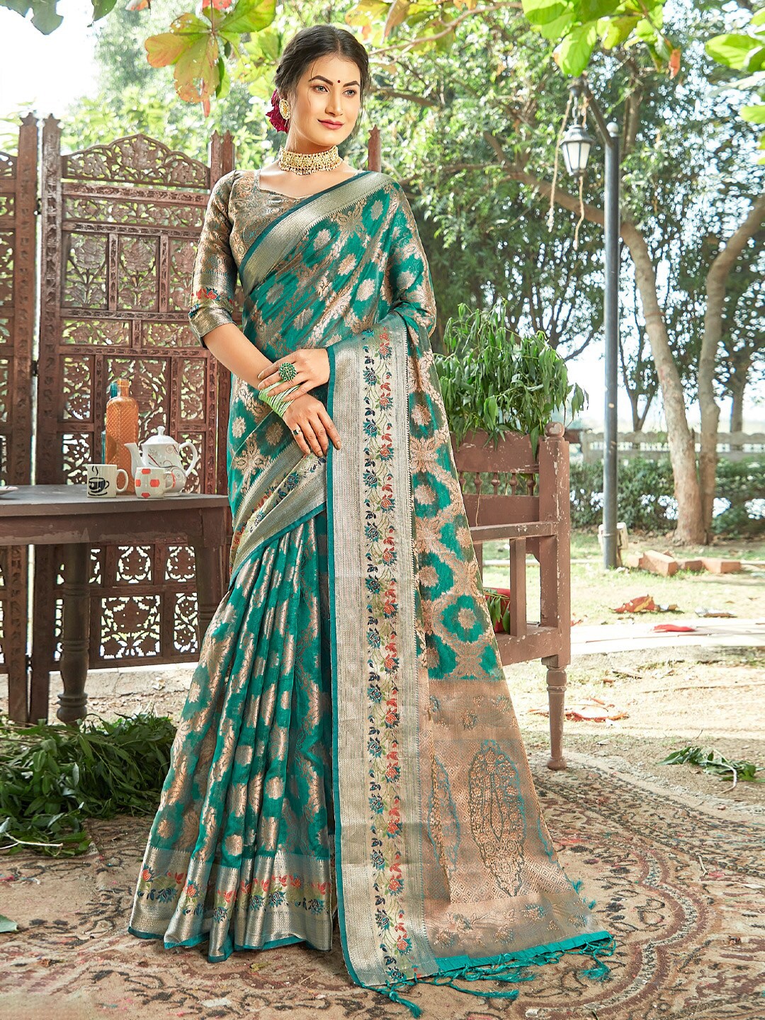

SANGAM PRINTS Ethnic Motifs Woven Design Zari Organza Saree, Teal